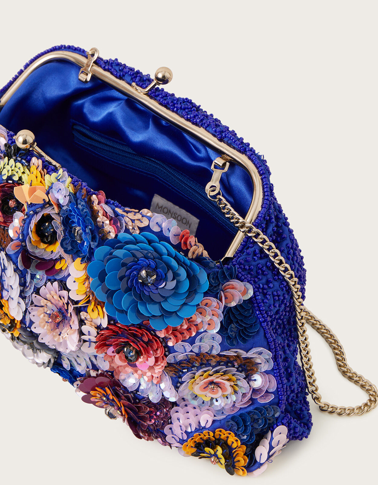 Embellished clutch 2025