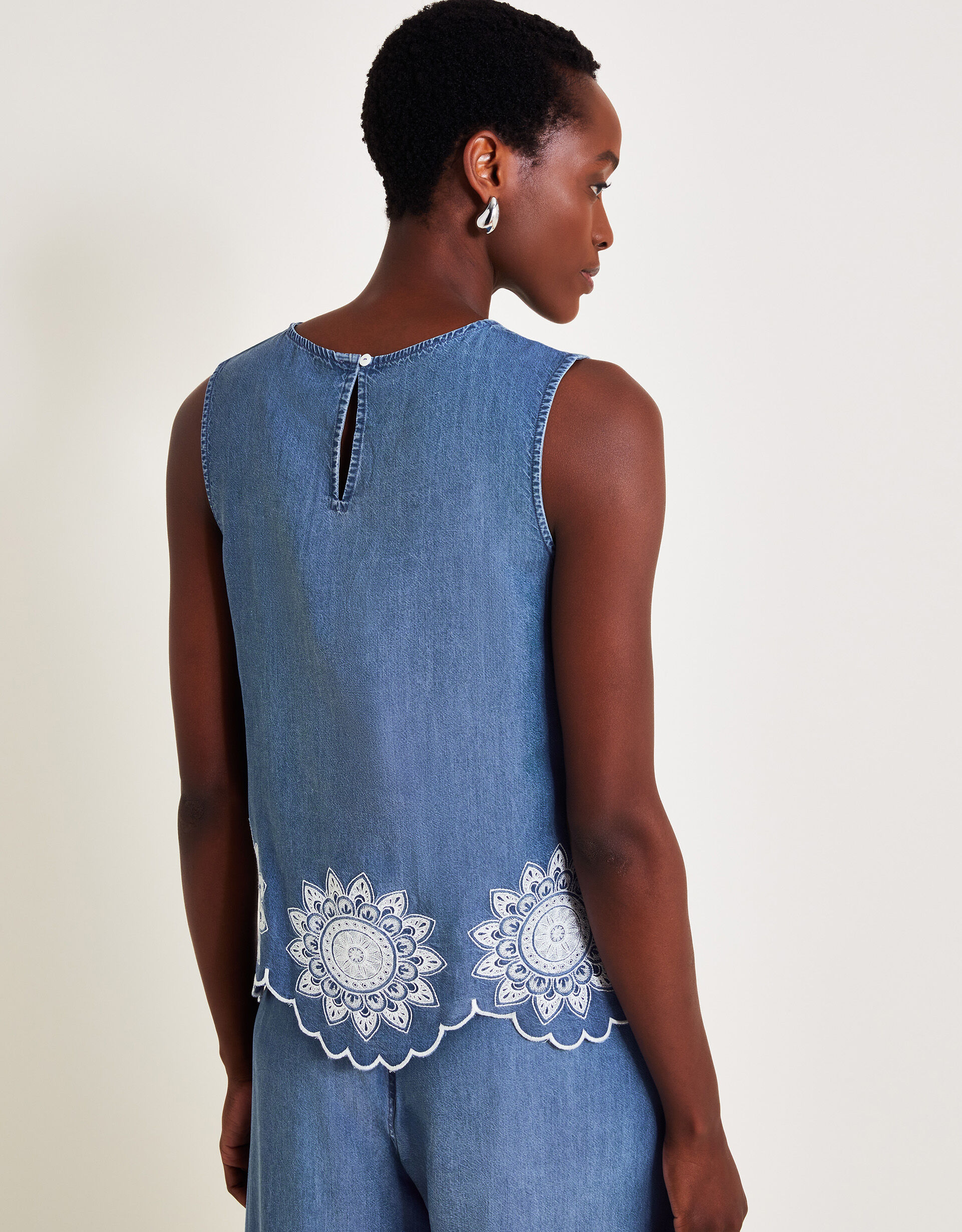 Monsoon vest tops outlet