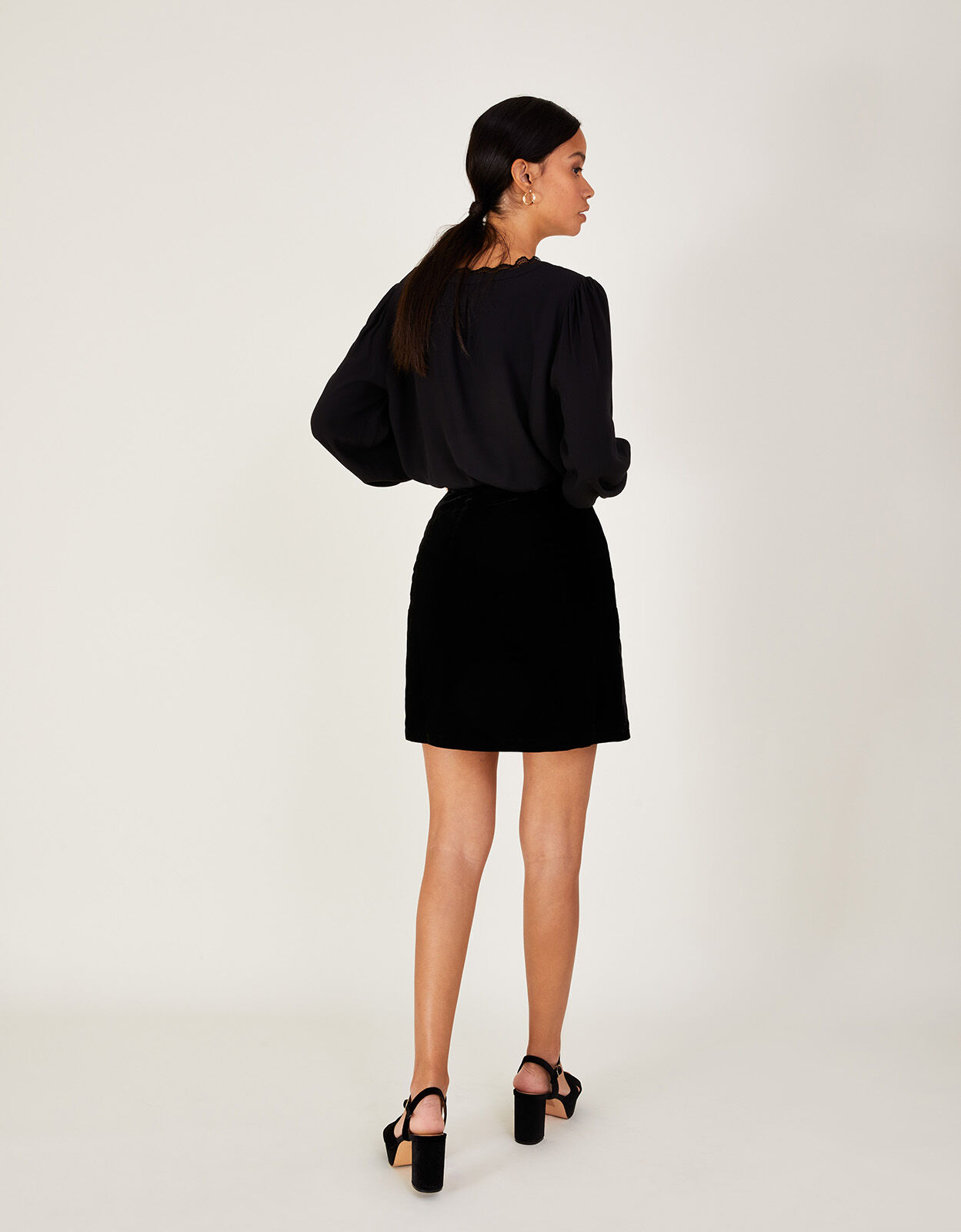 New look clearance black velvet skirt