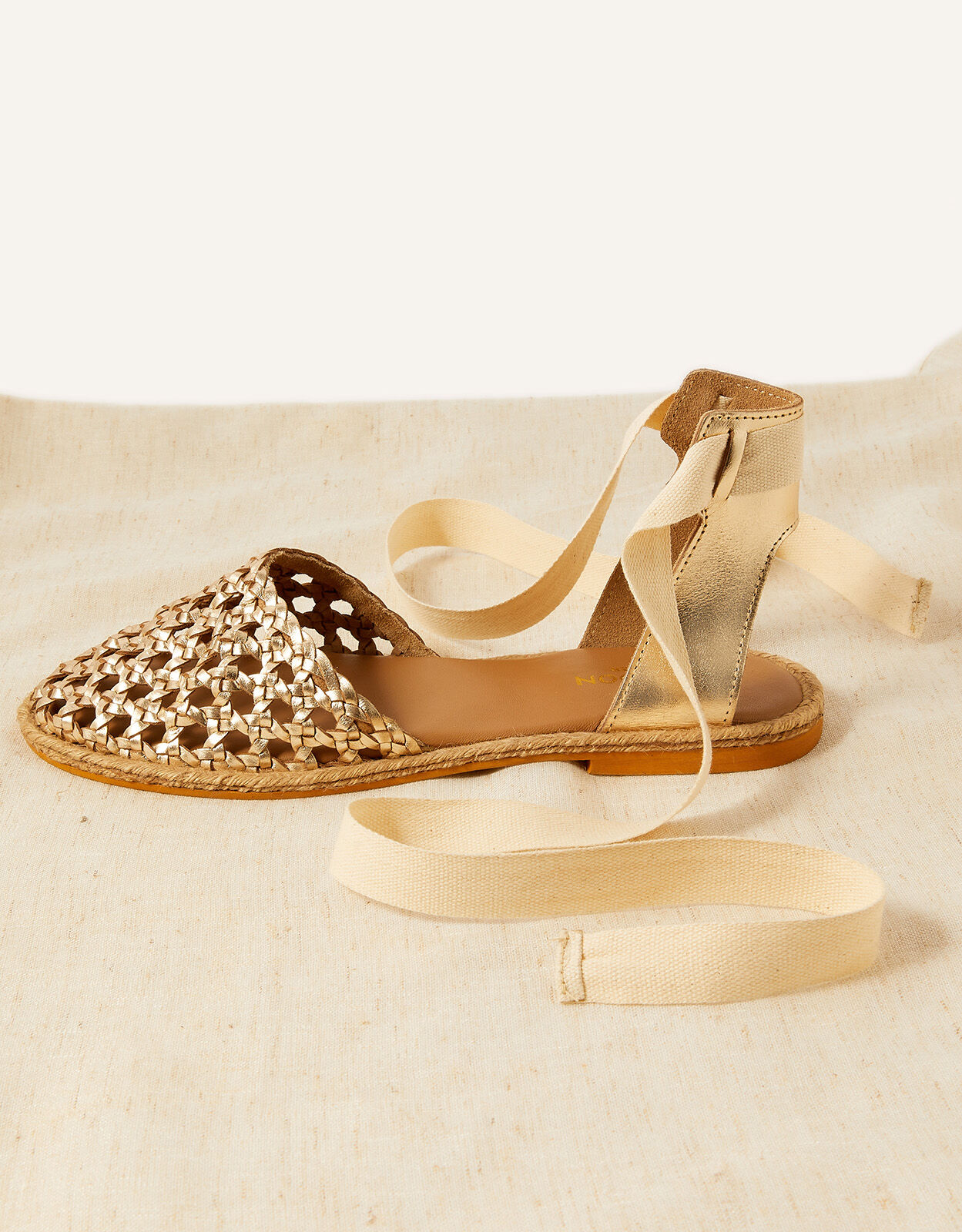 Gold wedges tie clearance up