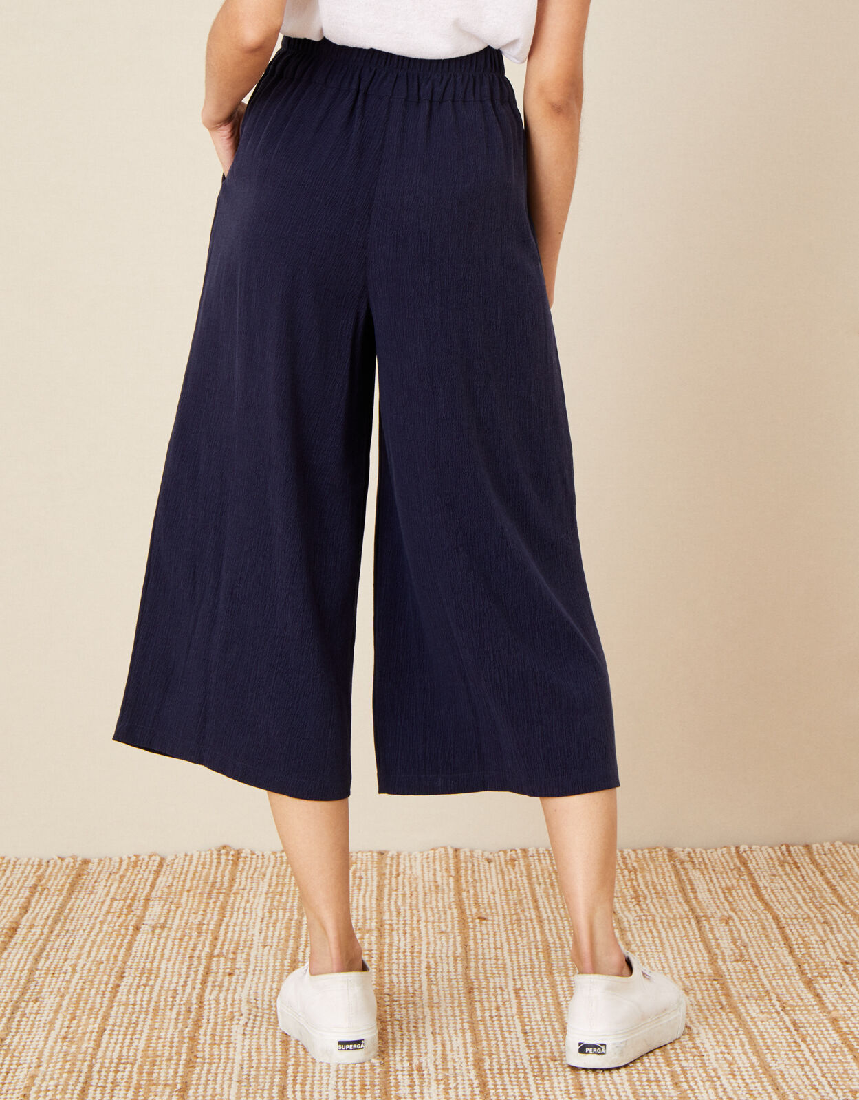 Navy blue cut off trousers outlet