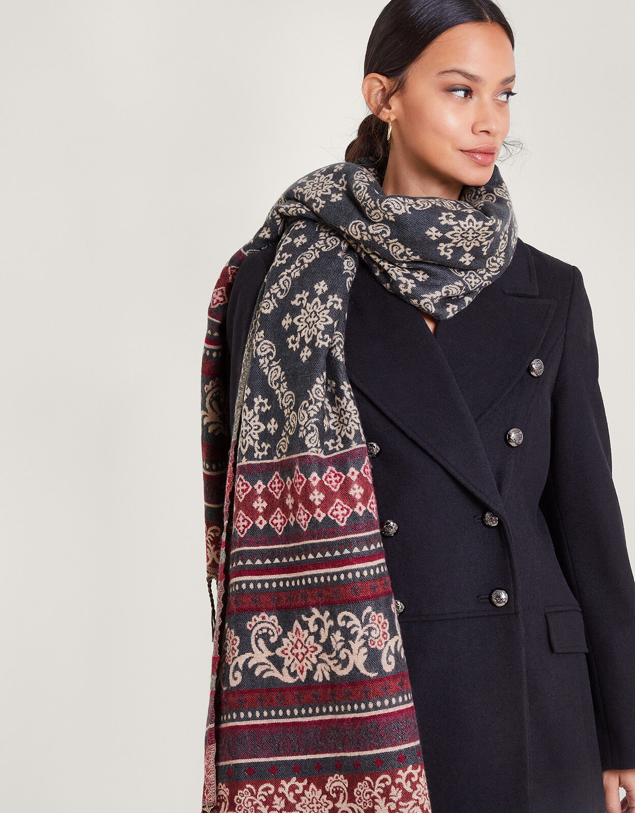 Border Jacquard Scarf