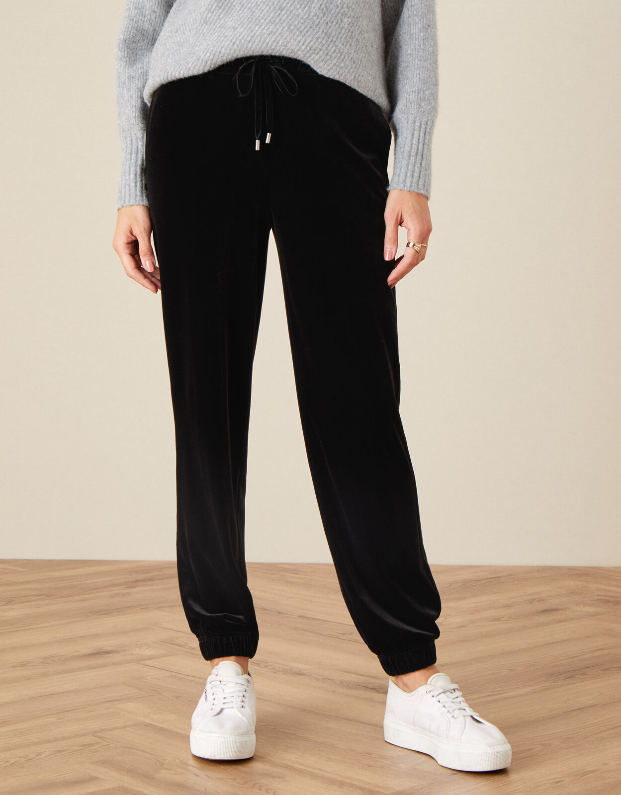 Womens black velvet joggers 2025