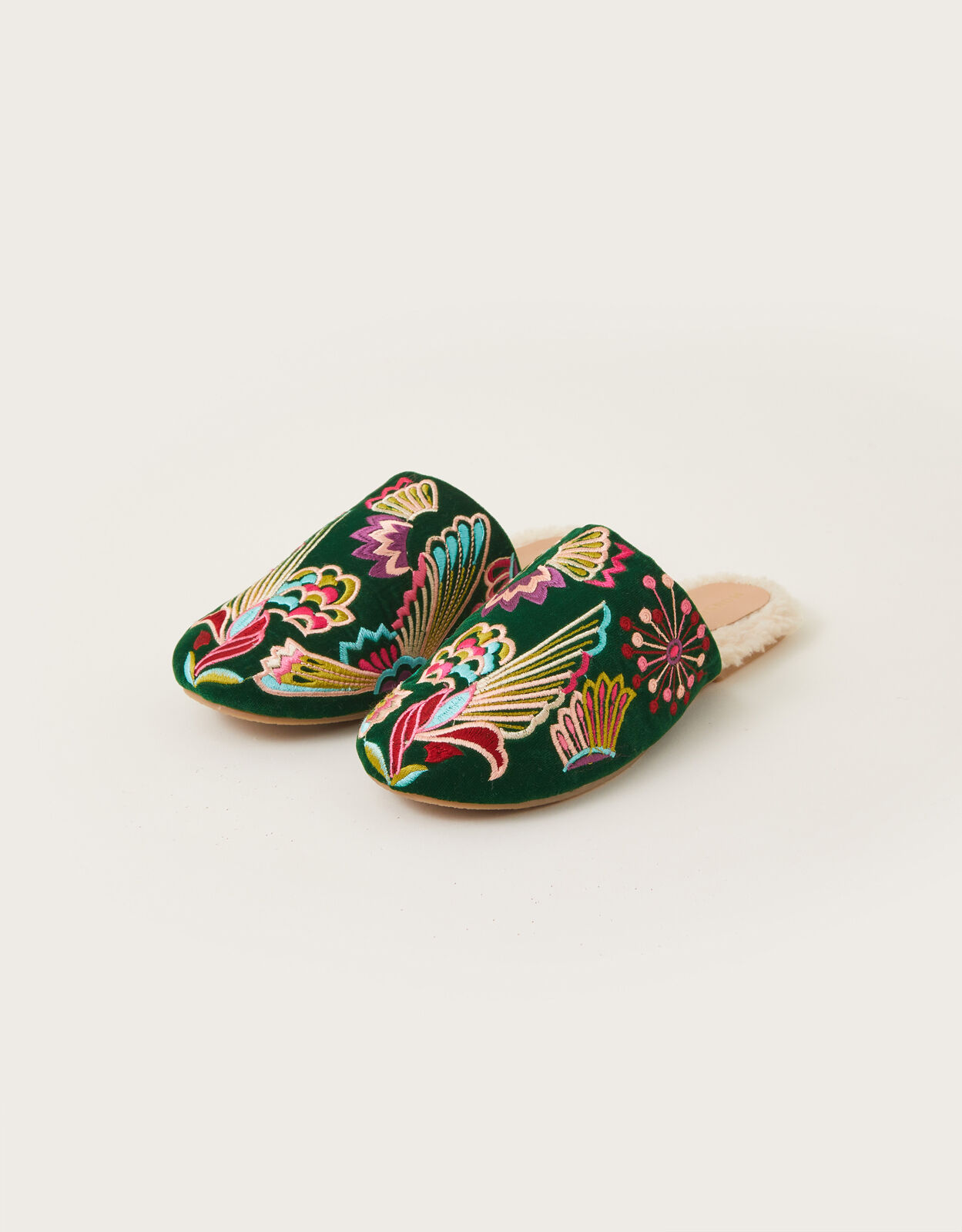 Camilla slippers discount