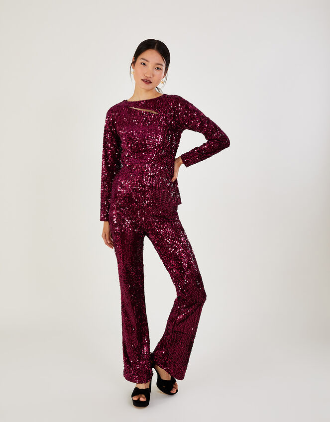 In the party mood with Another version, the sequins in this rich burgundy/  red grape colour! Just magical #Louisvuitton #C…