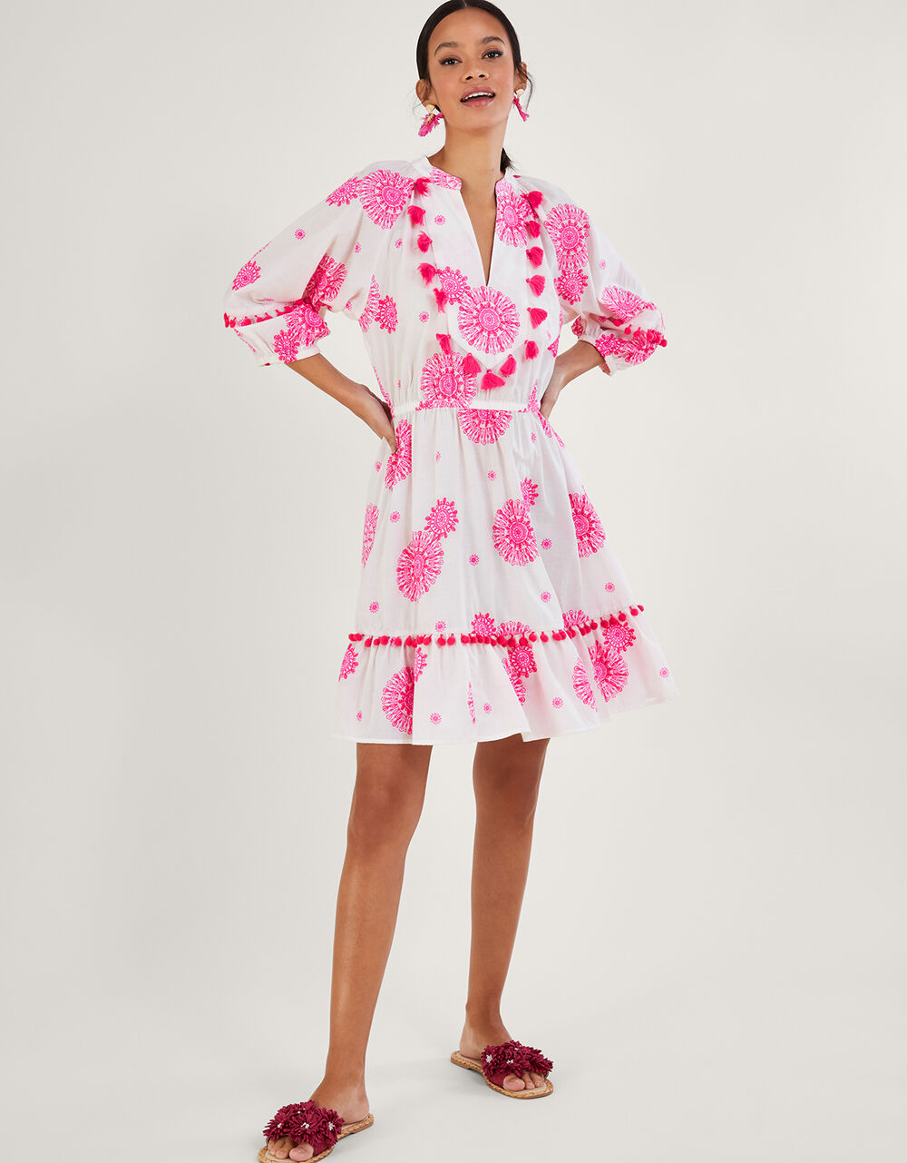 Tassel Embellished Medallion Print Kaftan Dress White