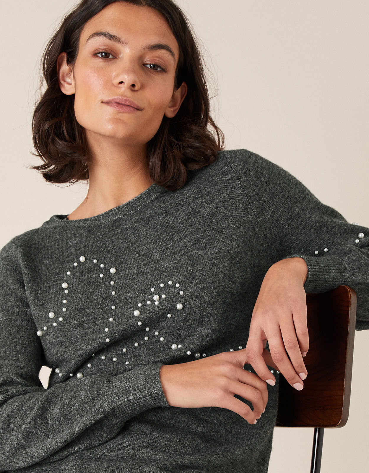 Grey jumper with top pearls