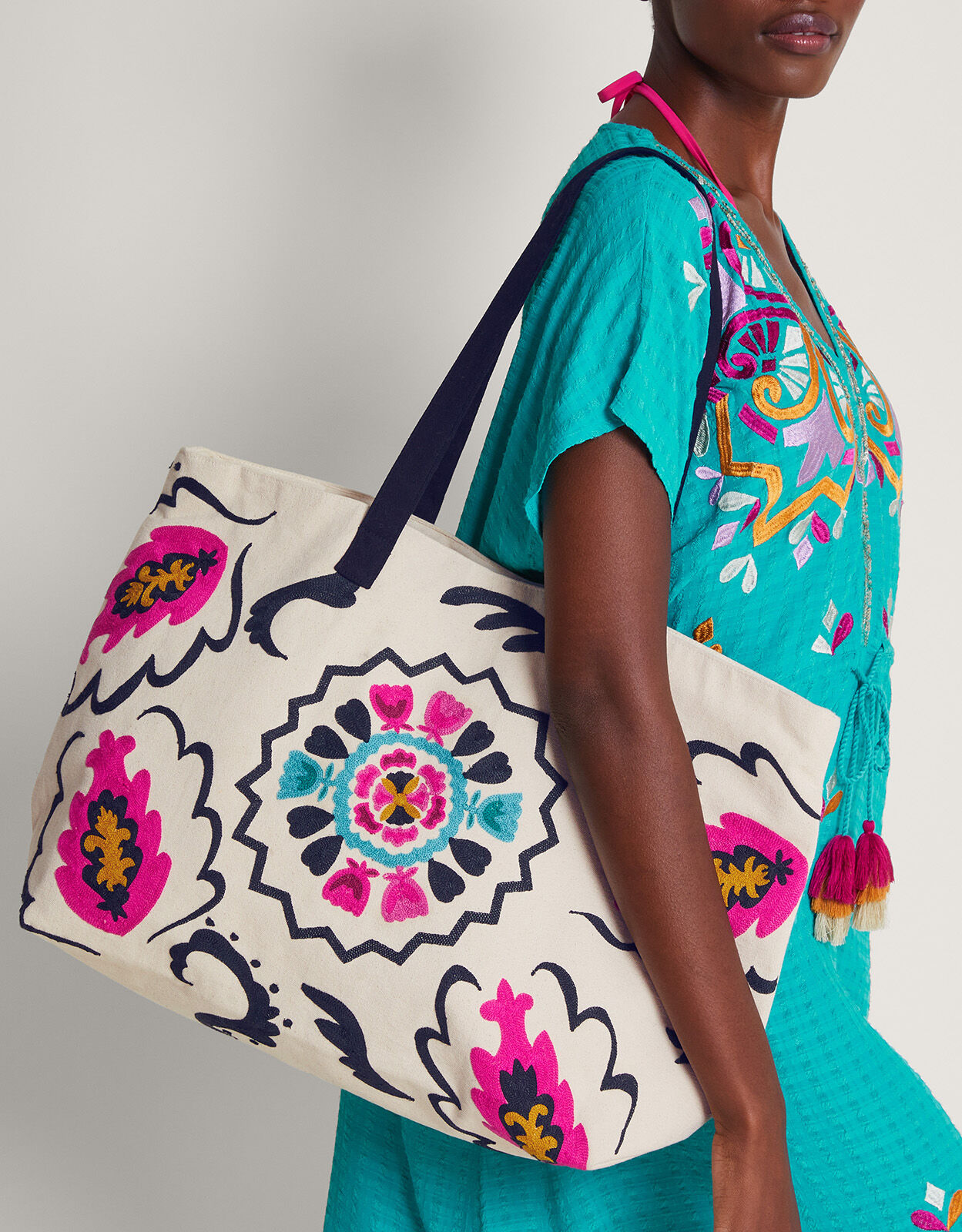 Monsoon beach bag deals