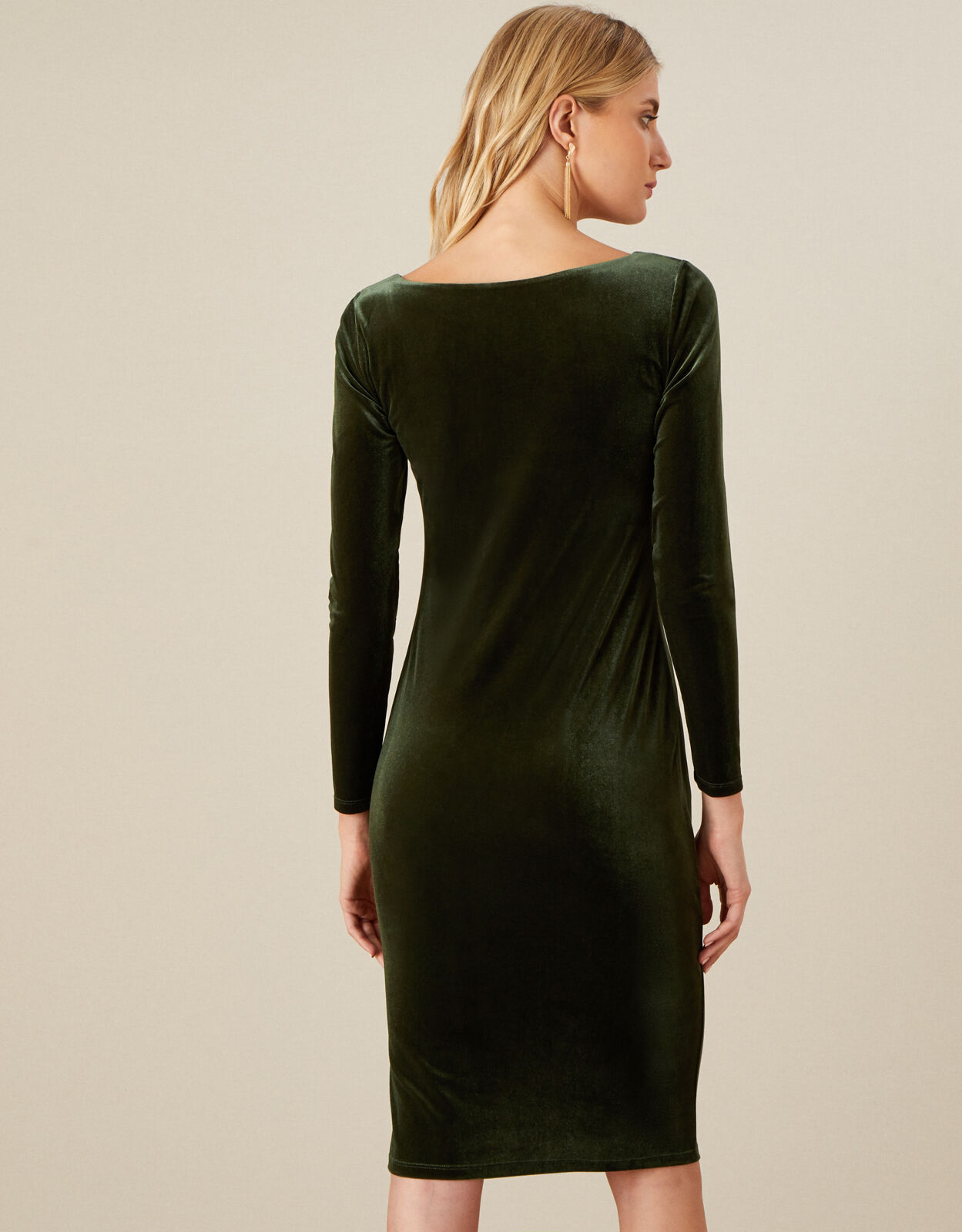 Green velvet shift deals dress