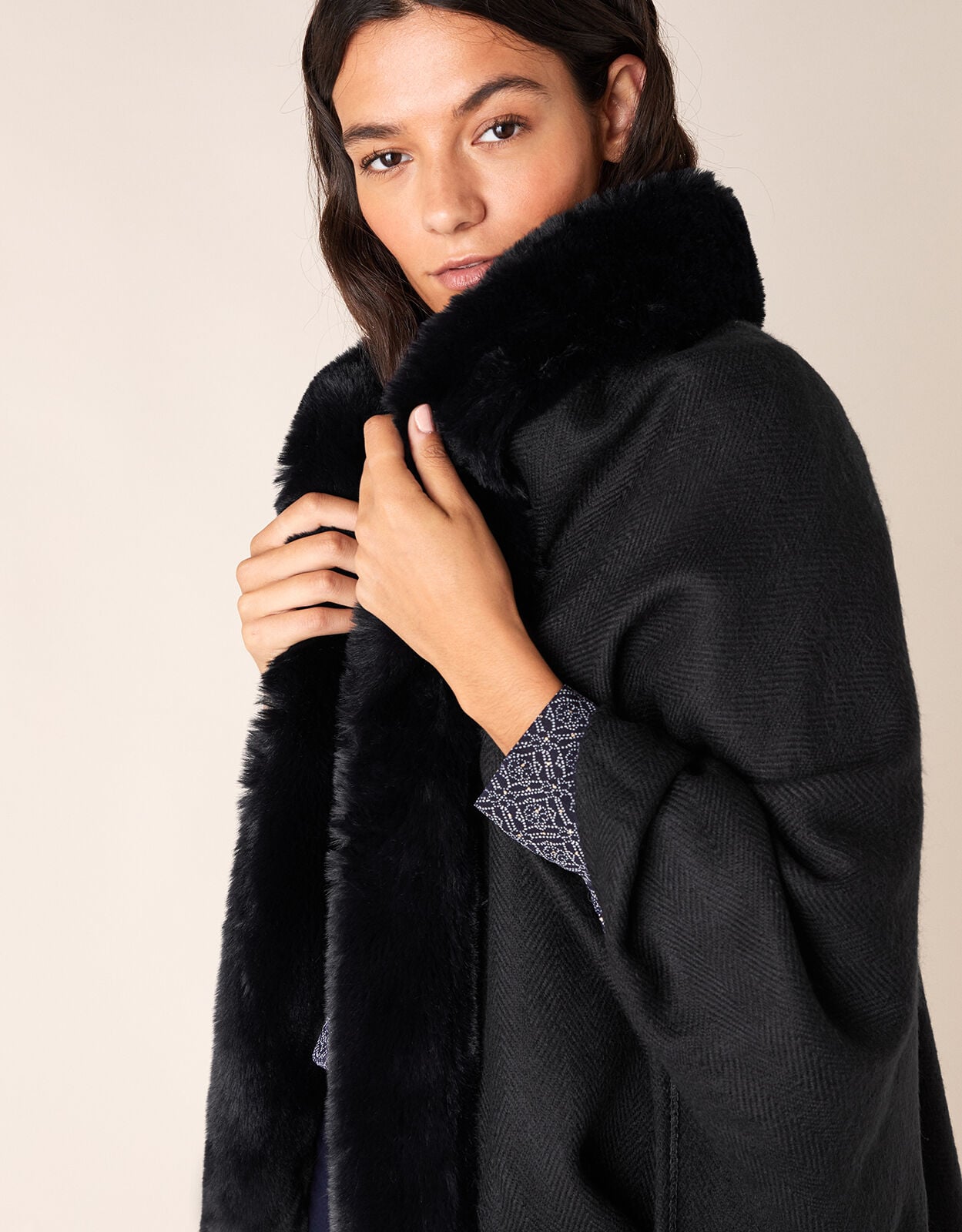 navy faux fur wrap