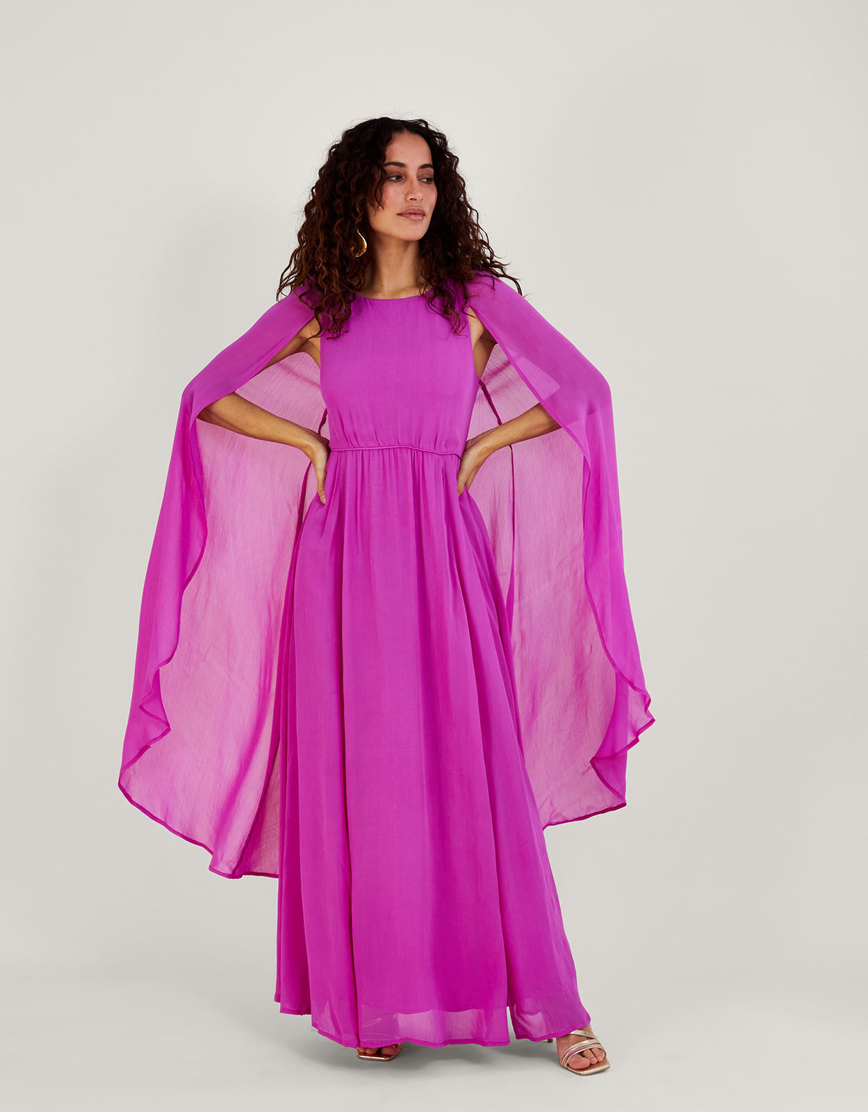 Maxi shop with cape