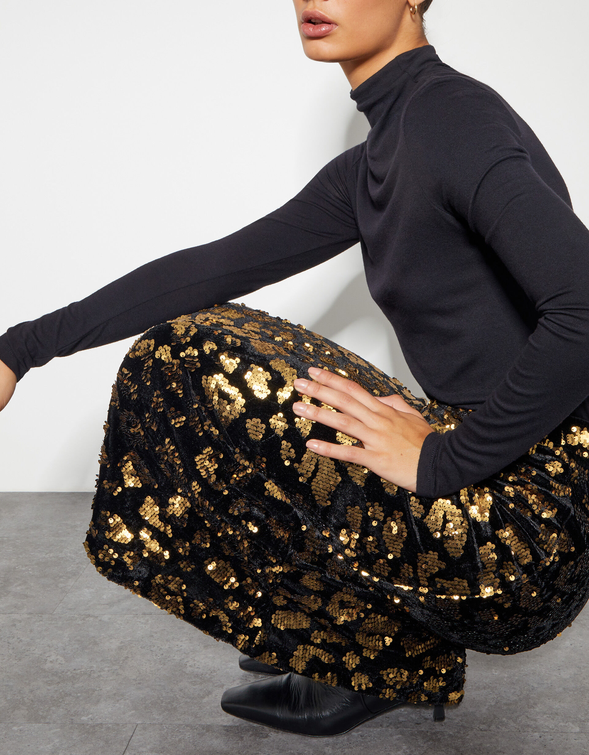 Sequin midi skirt black 2025