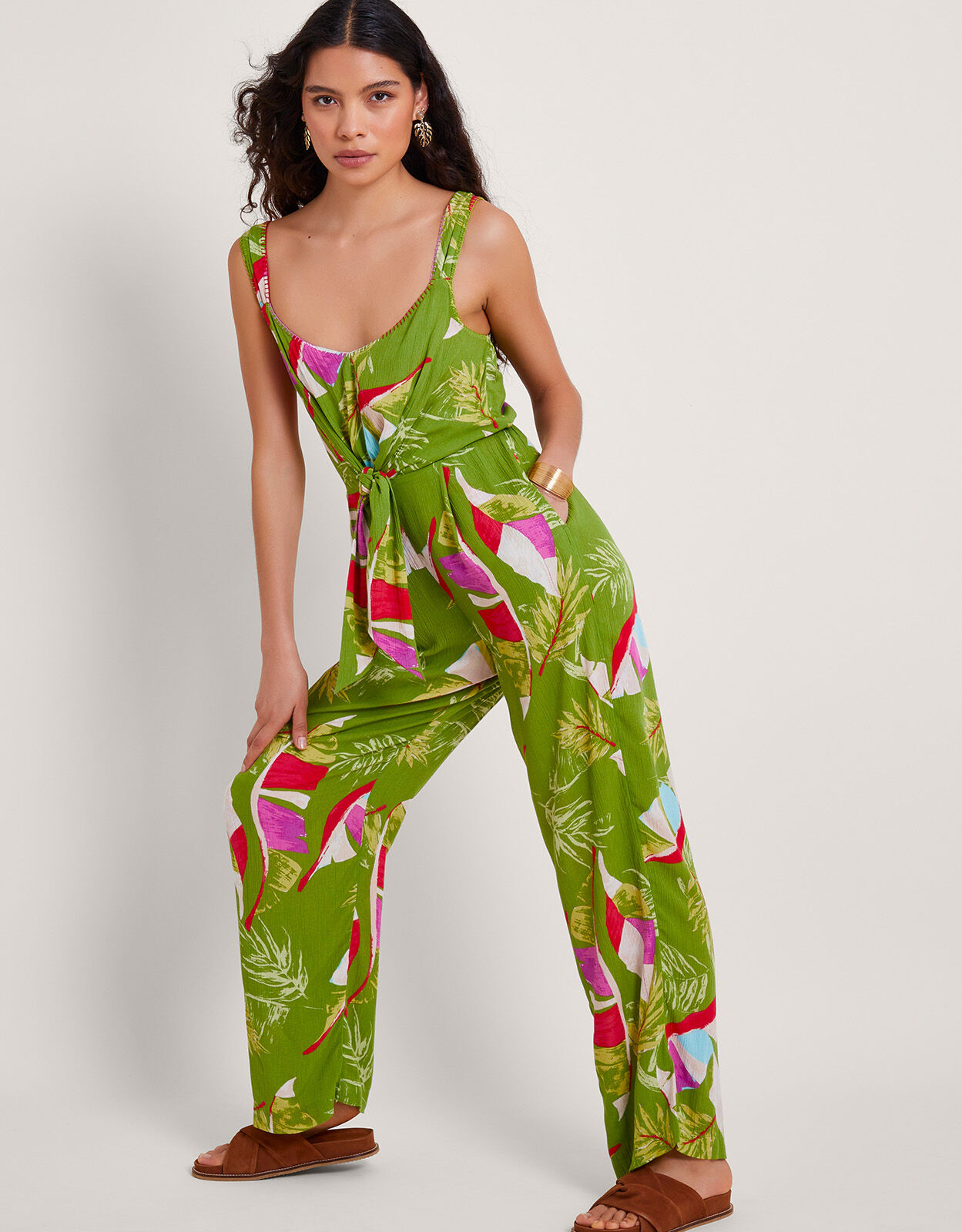 Holiday shop shop womens clothes