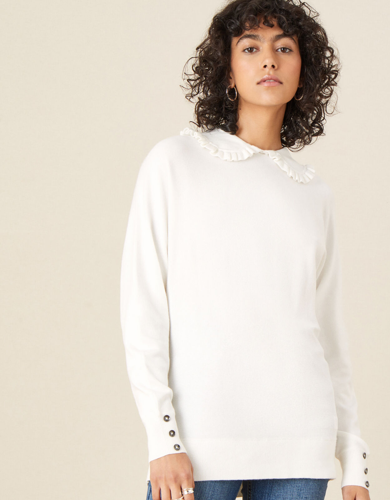 Jumper with frill clearance collar