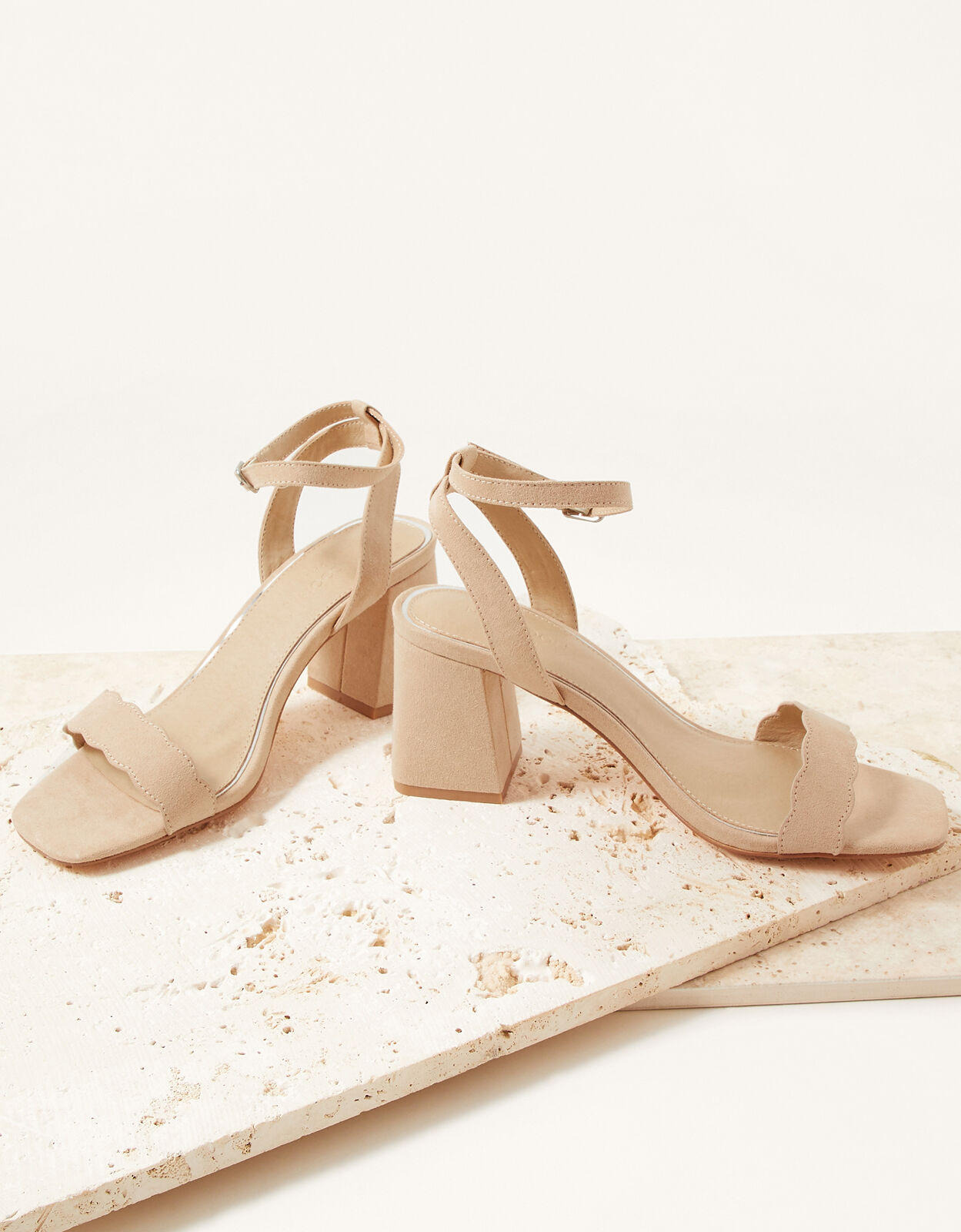 Sandy Scallop Occasion Block Heels Nude