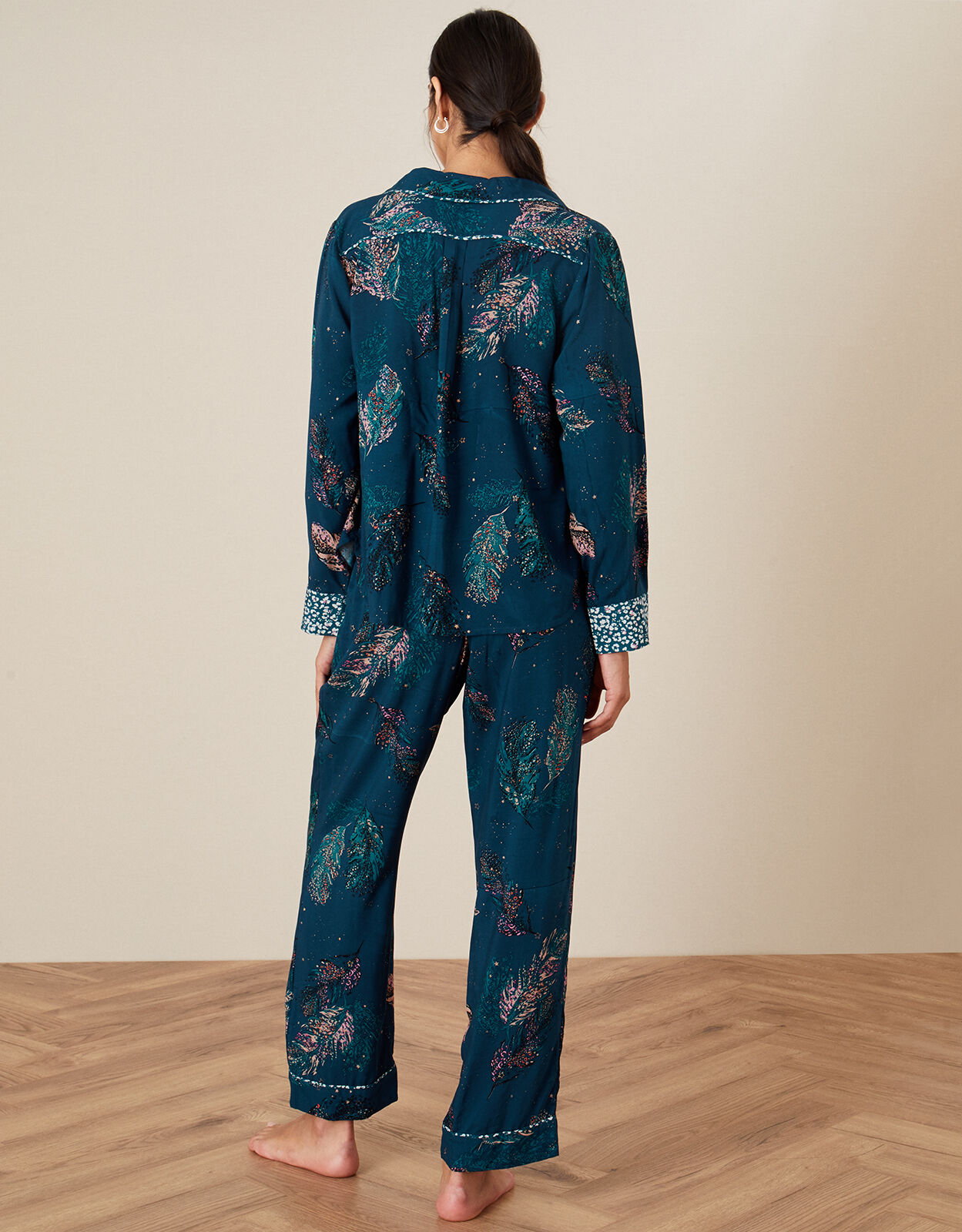 Feather Print Pyjama Set in Sustainable Viscose Teal