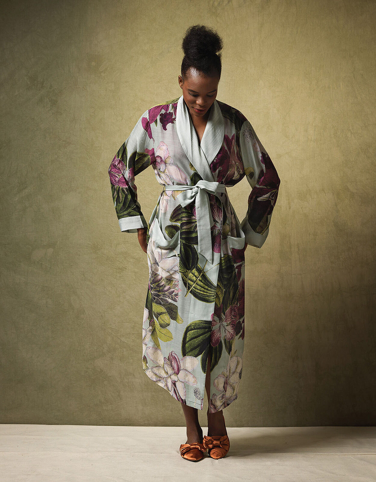 One hundred stars dressing gown sale discount
