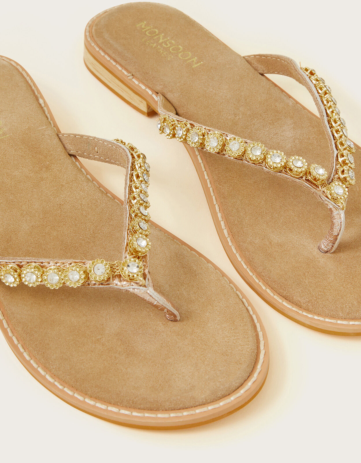 Easy Toe Post Sandals Gold