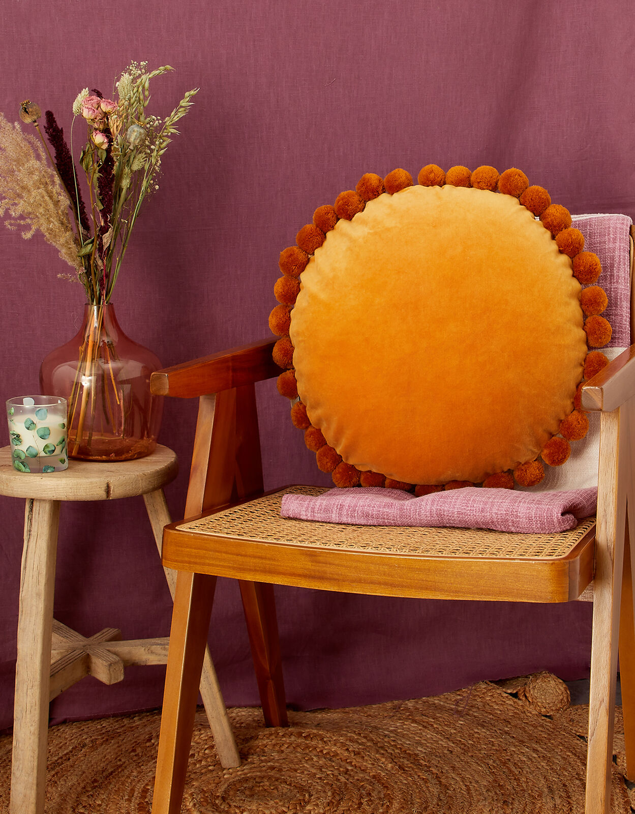 Round pom pom cushion cheap