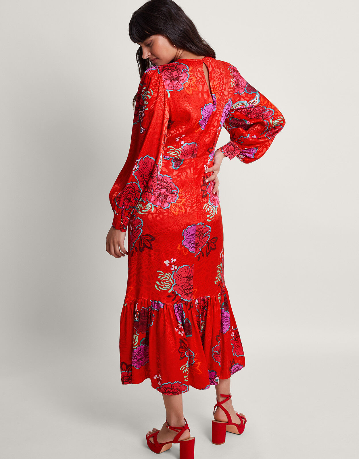 Robe entretenimiento eve bash