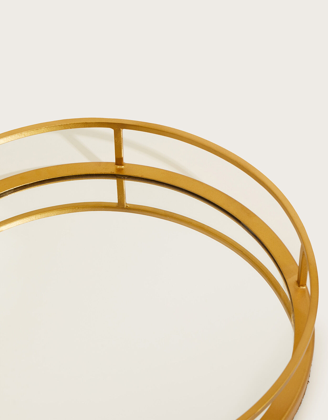 Large round outlet mirrored tray