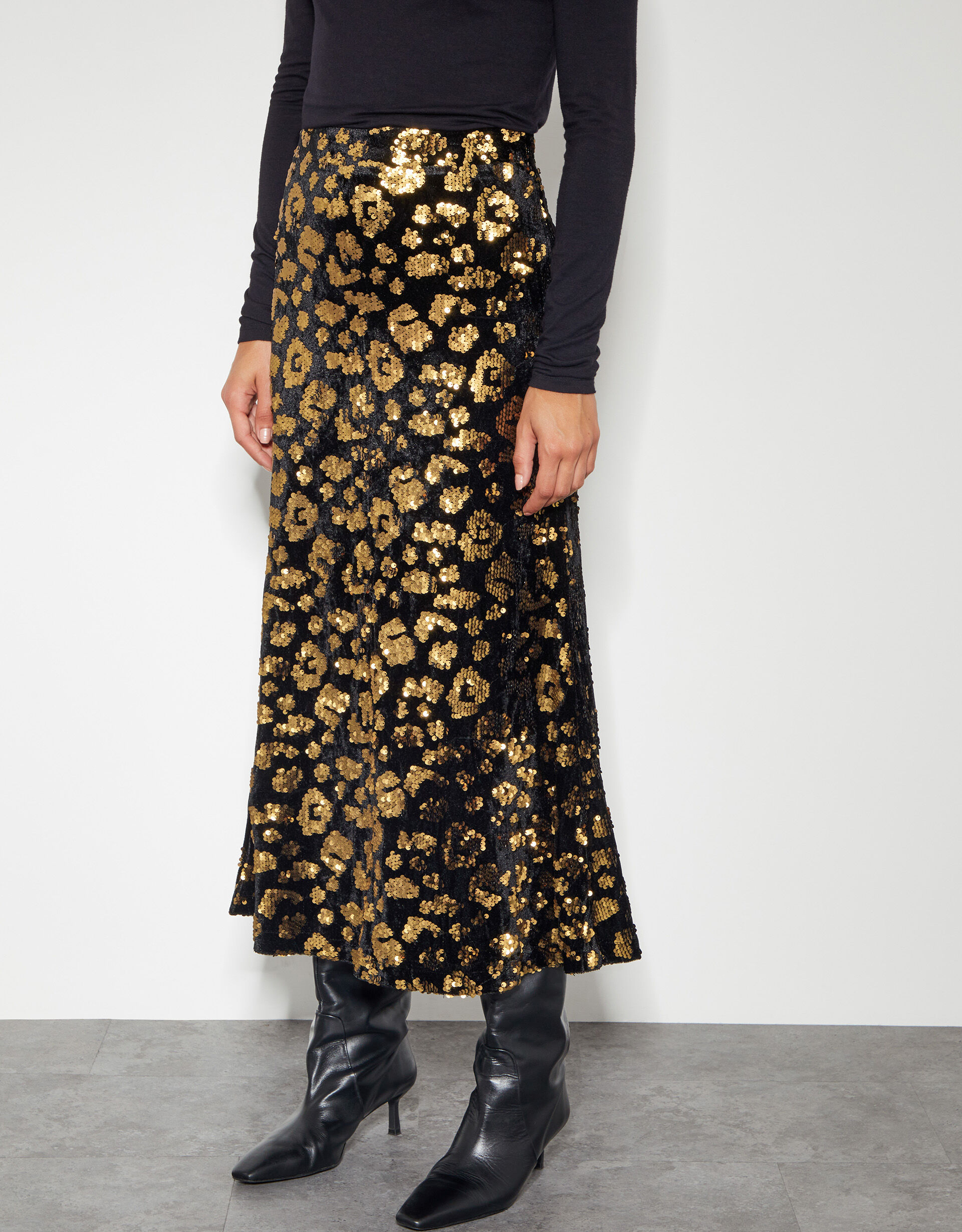 Arwen Sequin Leopard Velvet Midi Skirt Black