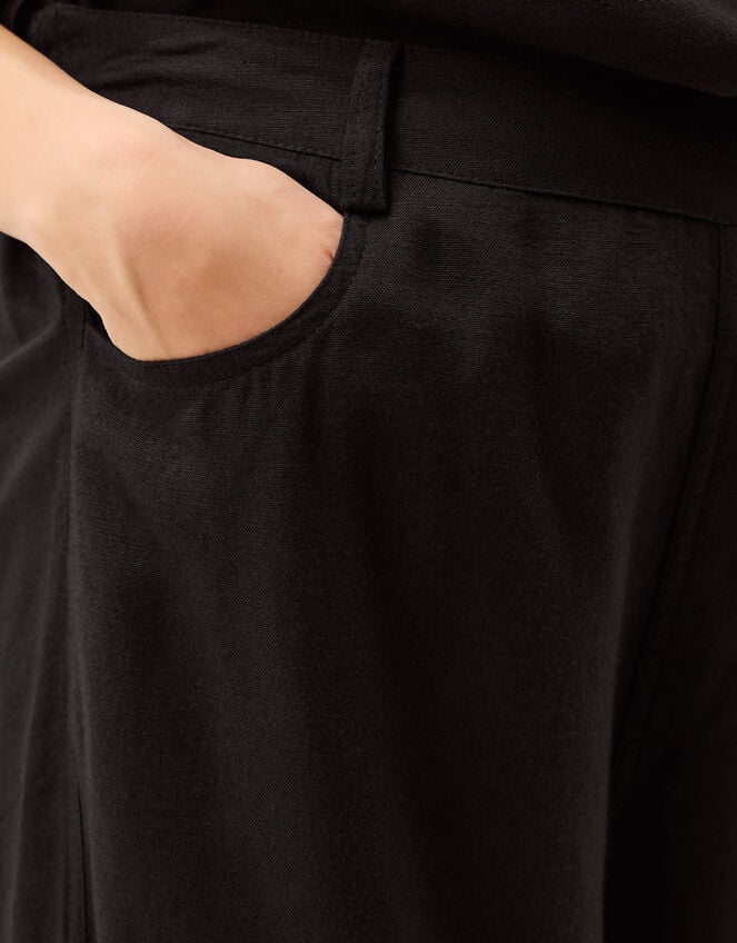 Lulu Linen Bermuda Shorts, Black (BLACK), large