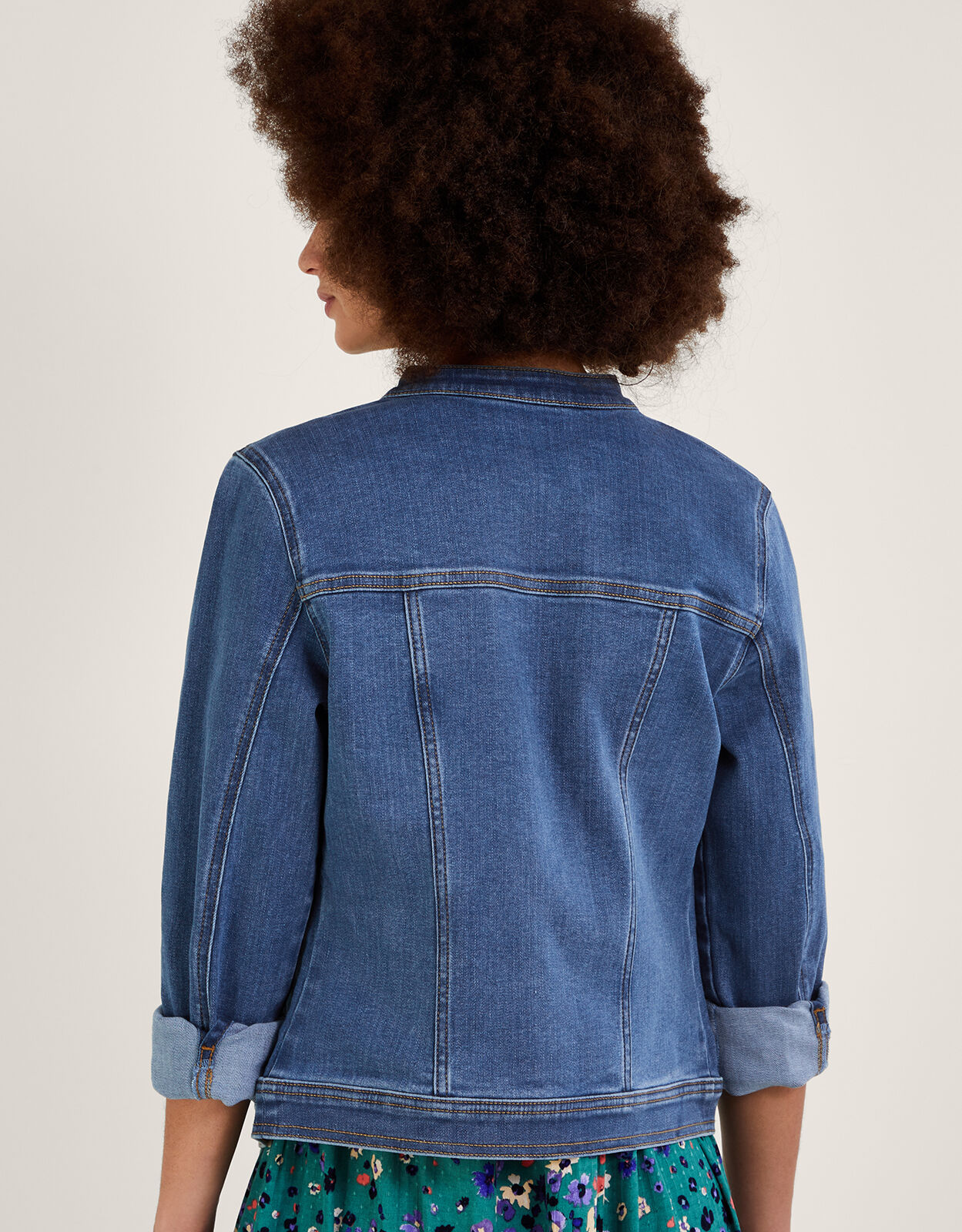 Collarless denim shop