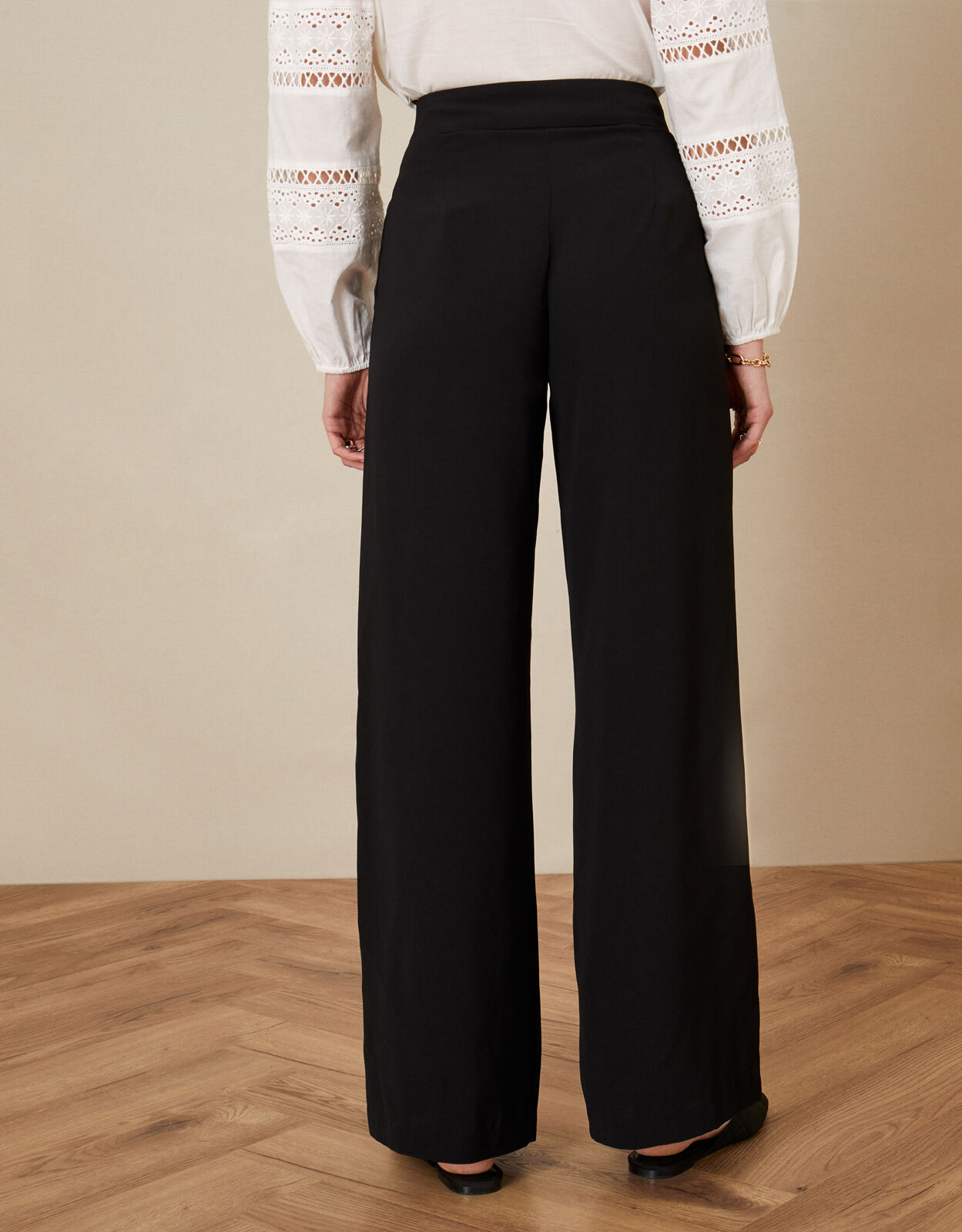 Large store black pants