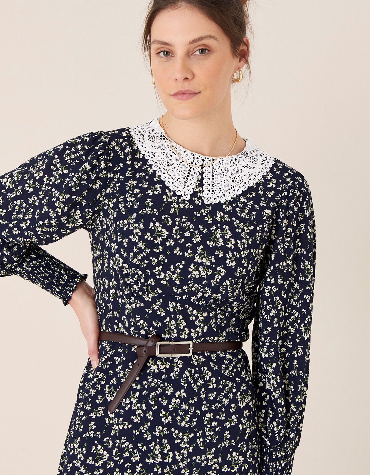 Lace collar dress sales