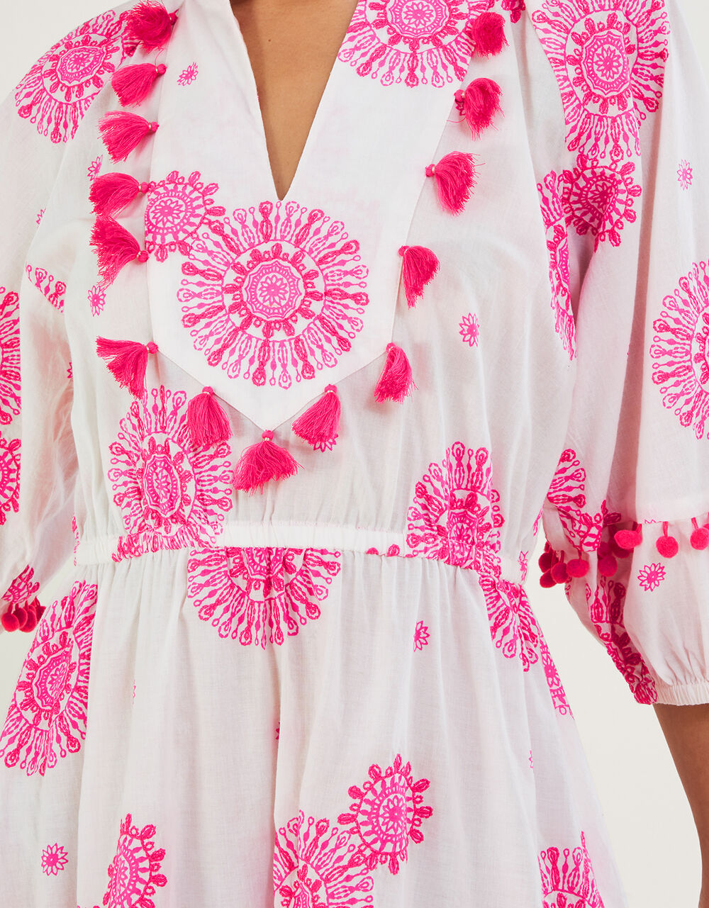 Tassel Embellished Medallion Print Kaftan Dress White