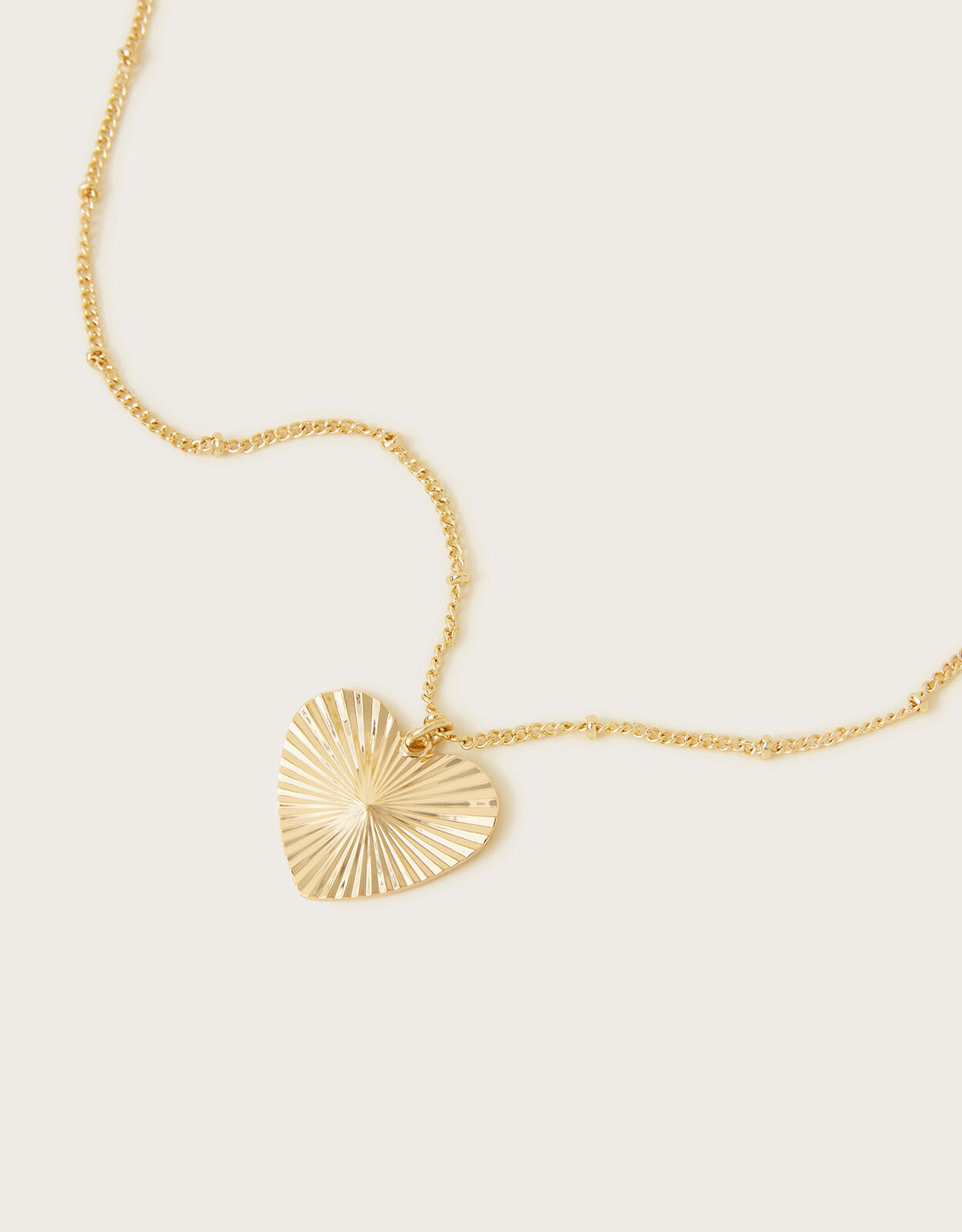 Chain sales necklace heart