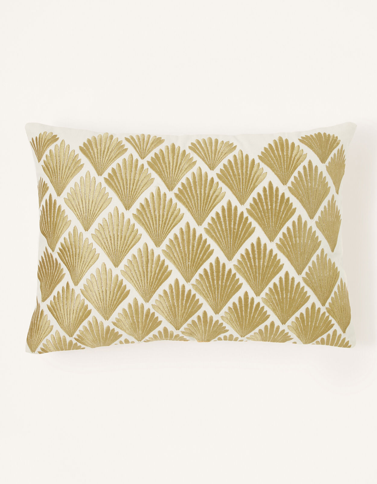 Large clearance rectangle cushion