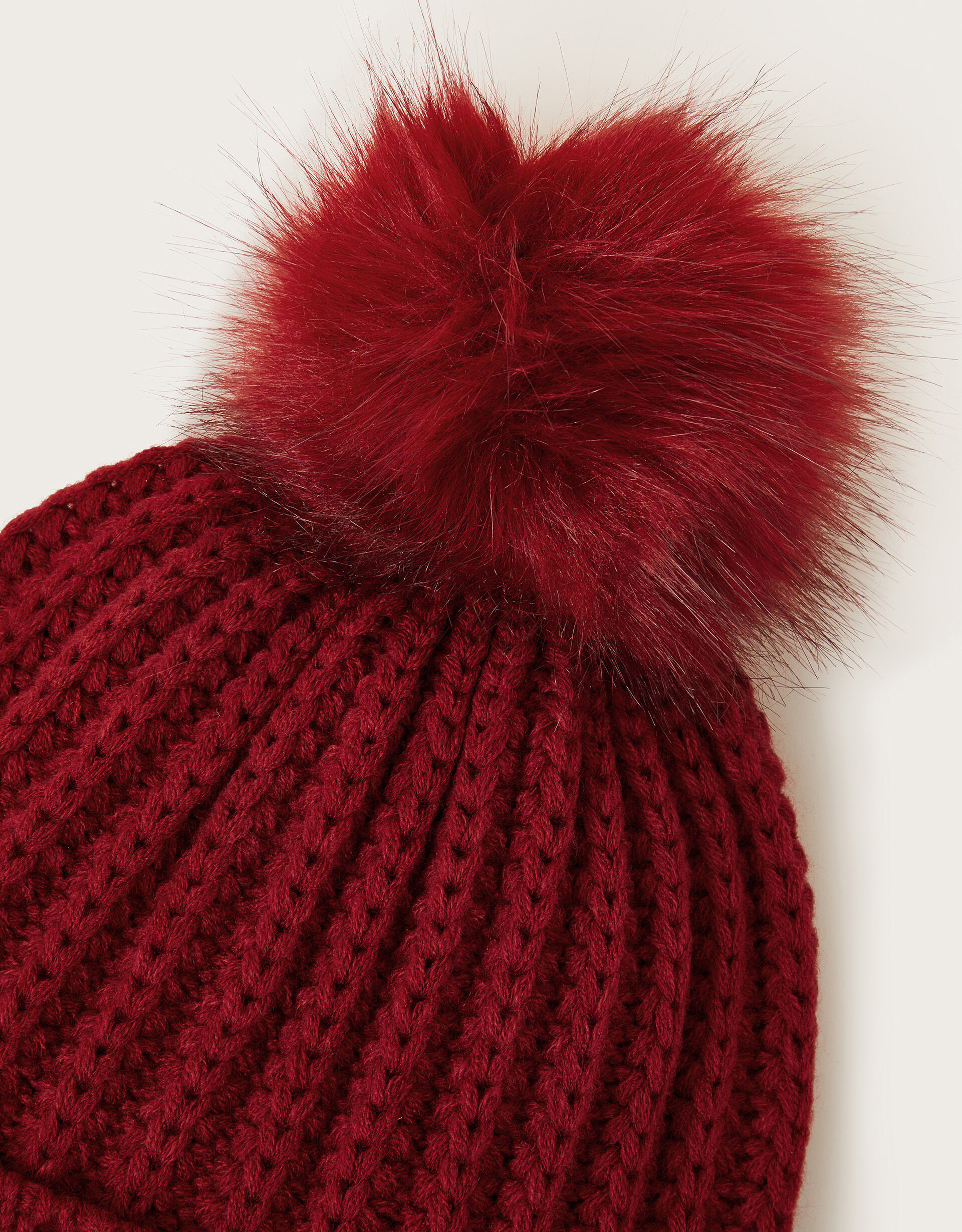 Fluffy bobble hat shop