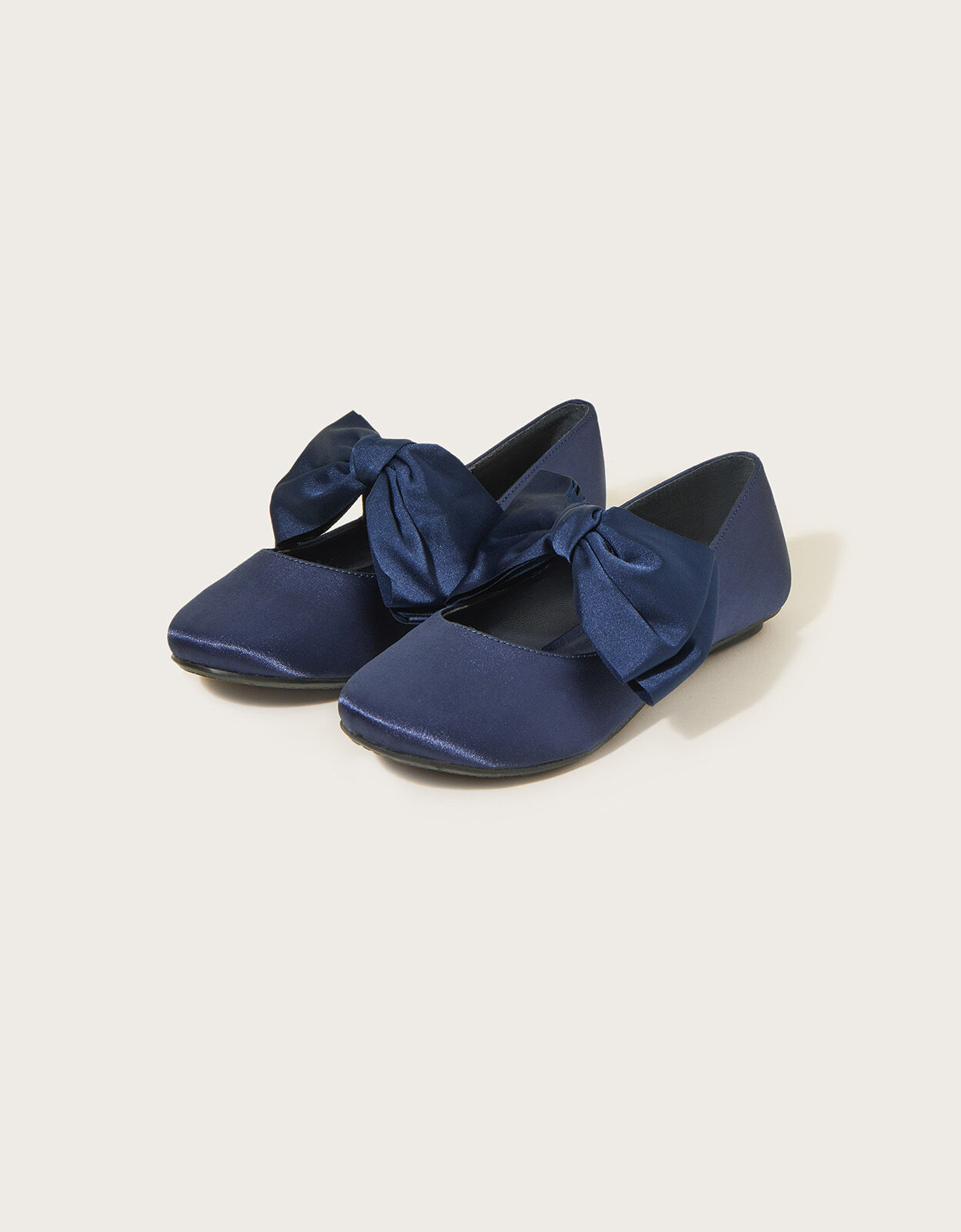 Big bow flats store