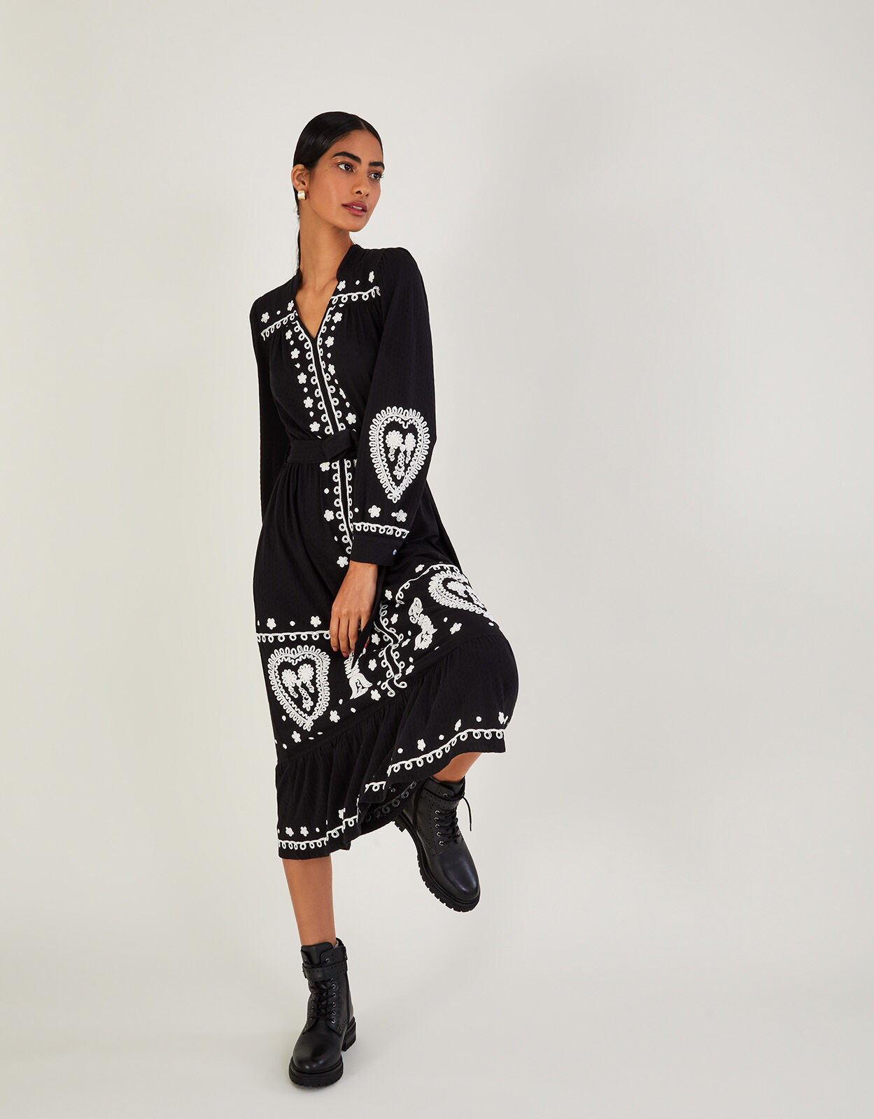 Embroidered Jersey Shirt Dress in Sustainable Cotton Black Midi
