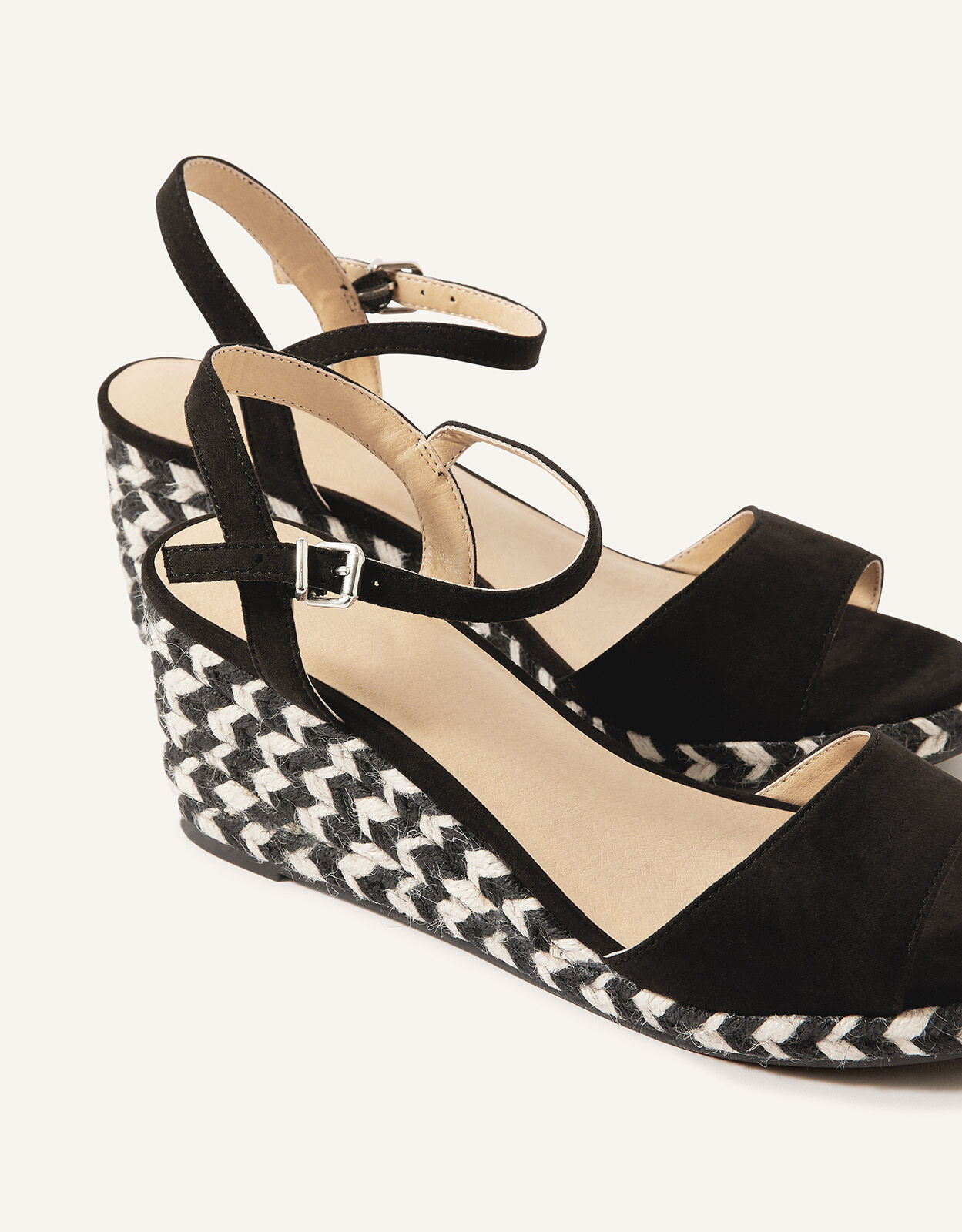 Black and outlet white wedges