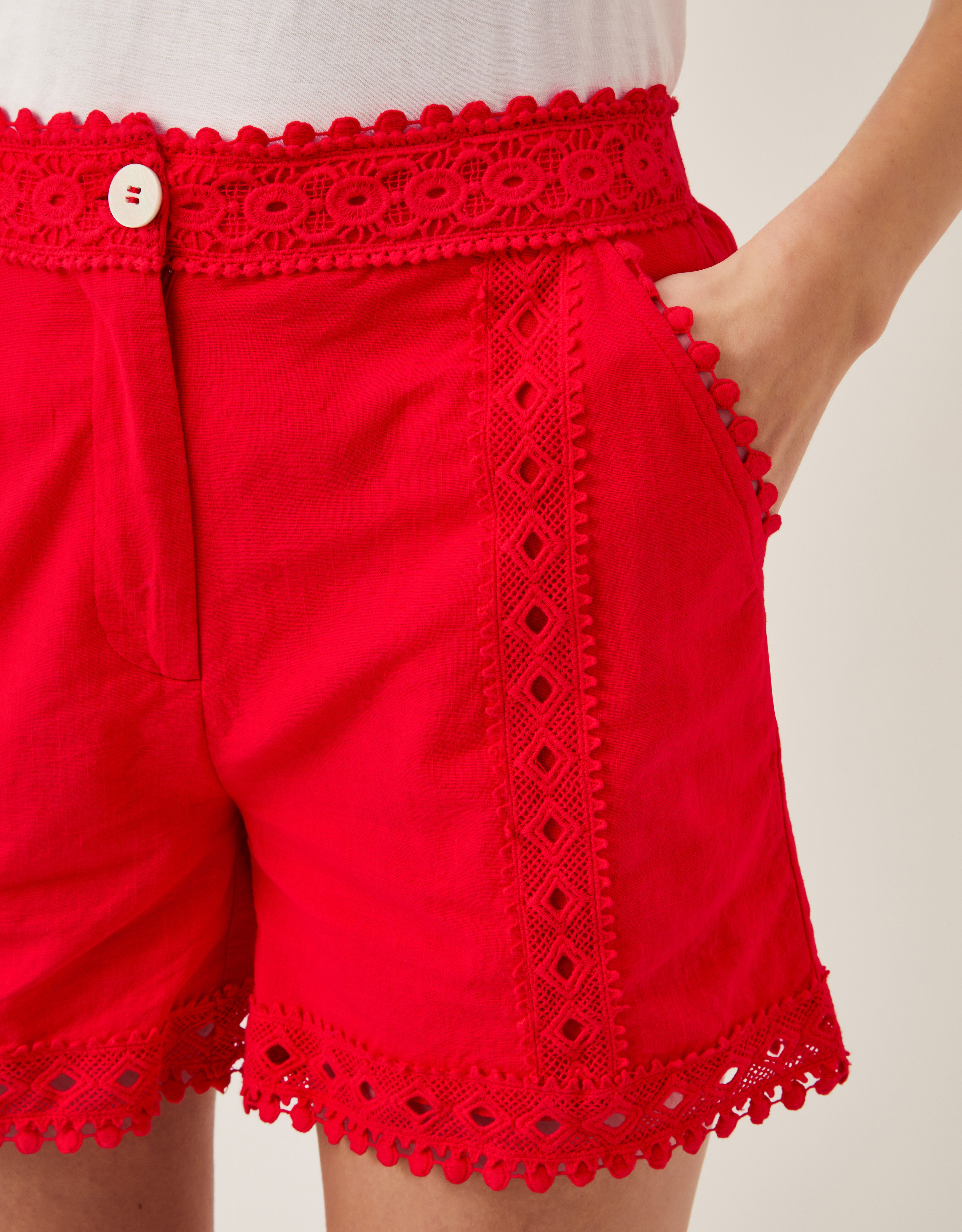 Irina High-Waisted Lace Shorts Red