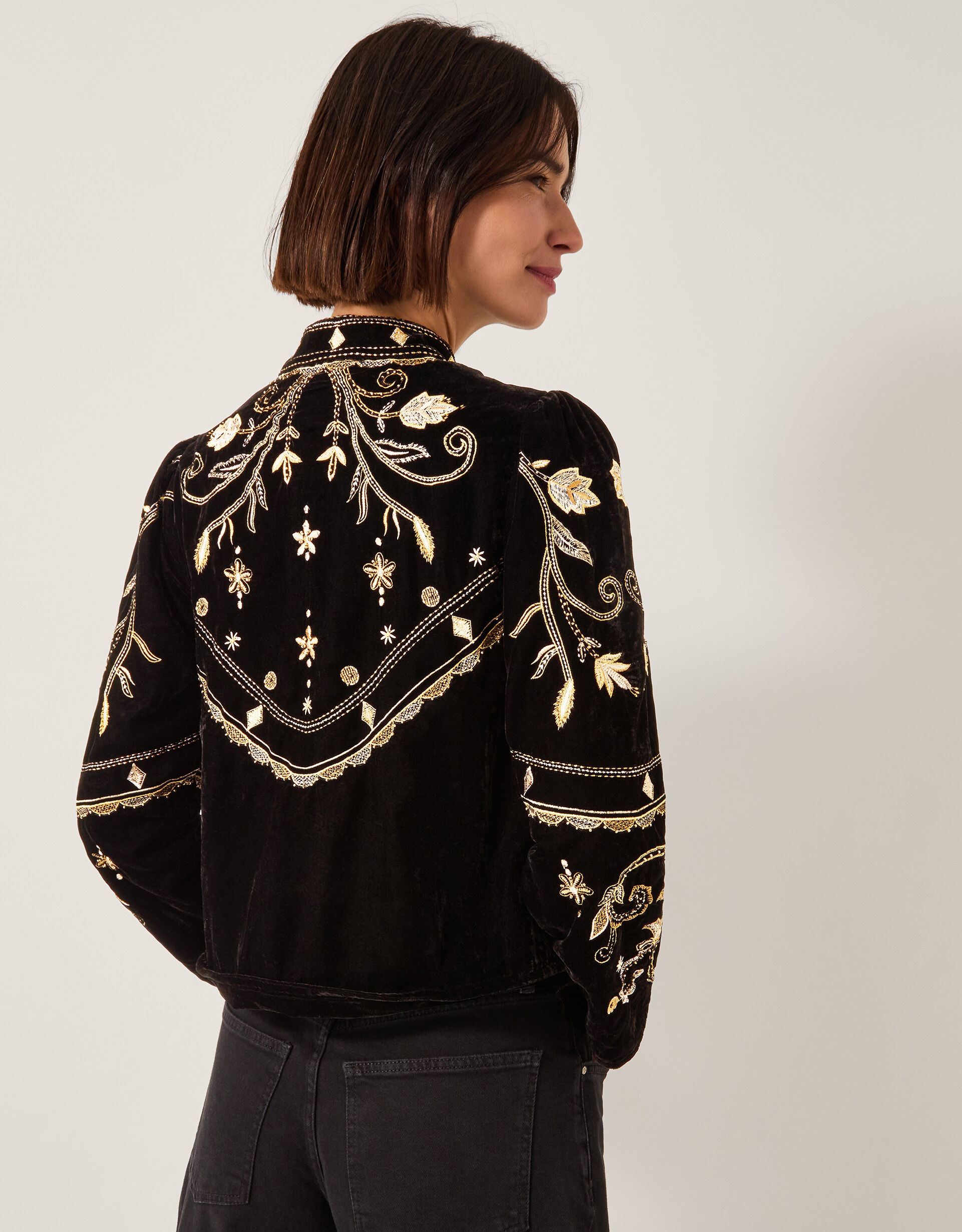 Farah Embroidered Velvet Jacket Black