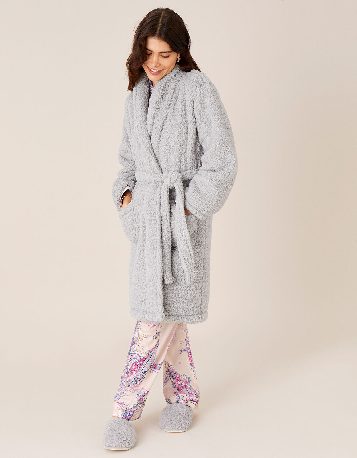Grey fluffy dressing gown 2025
