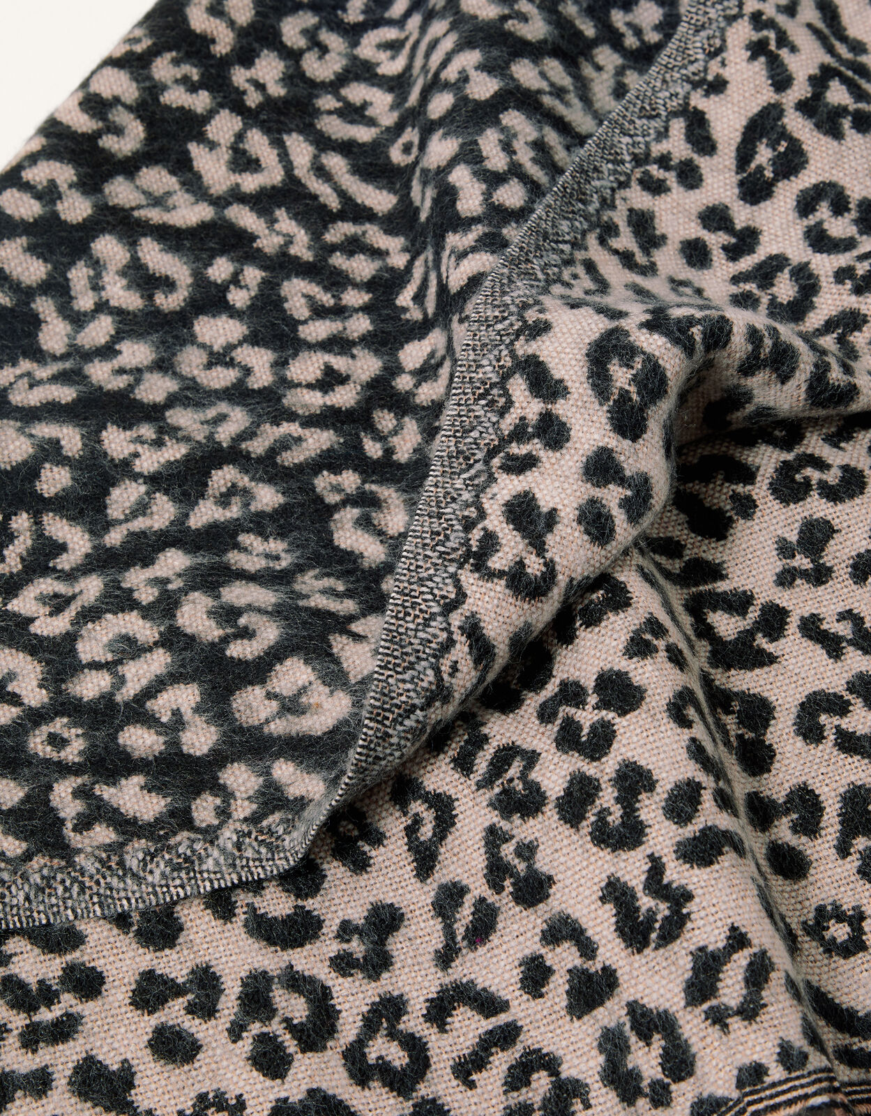Animal Print Jacquard Scarf