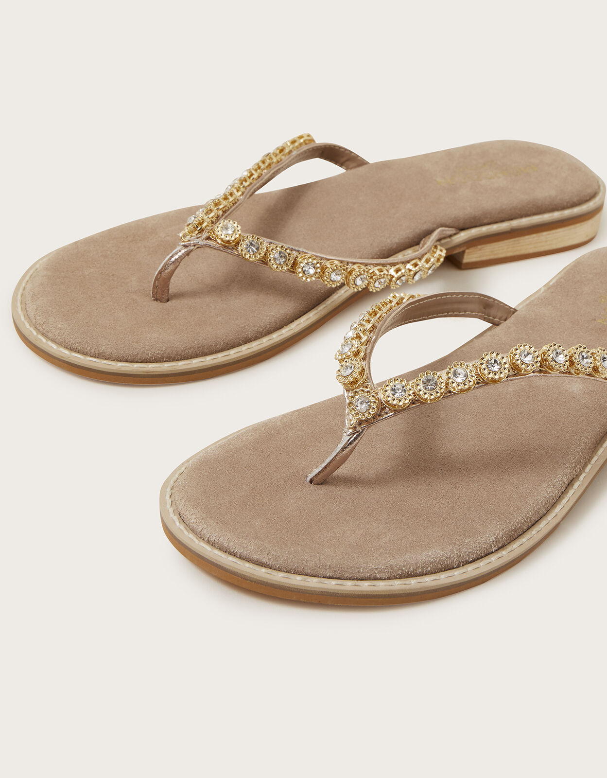 Leather Flower Charm Toe Post Sandals Gold Women s Shoes