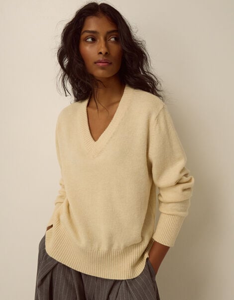 Vikki V-Neck Jumper, Yellow (BUTTER YELLOW), large