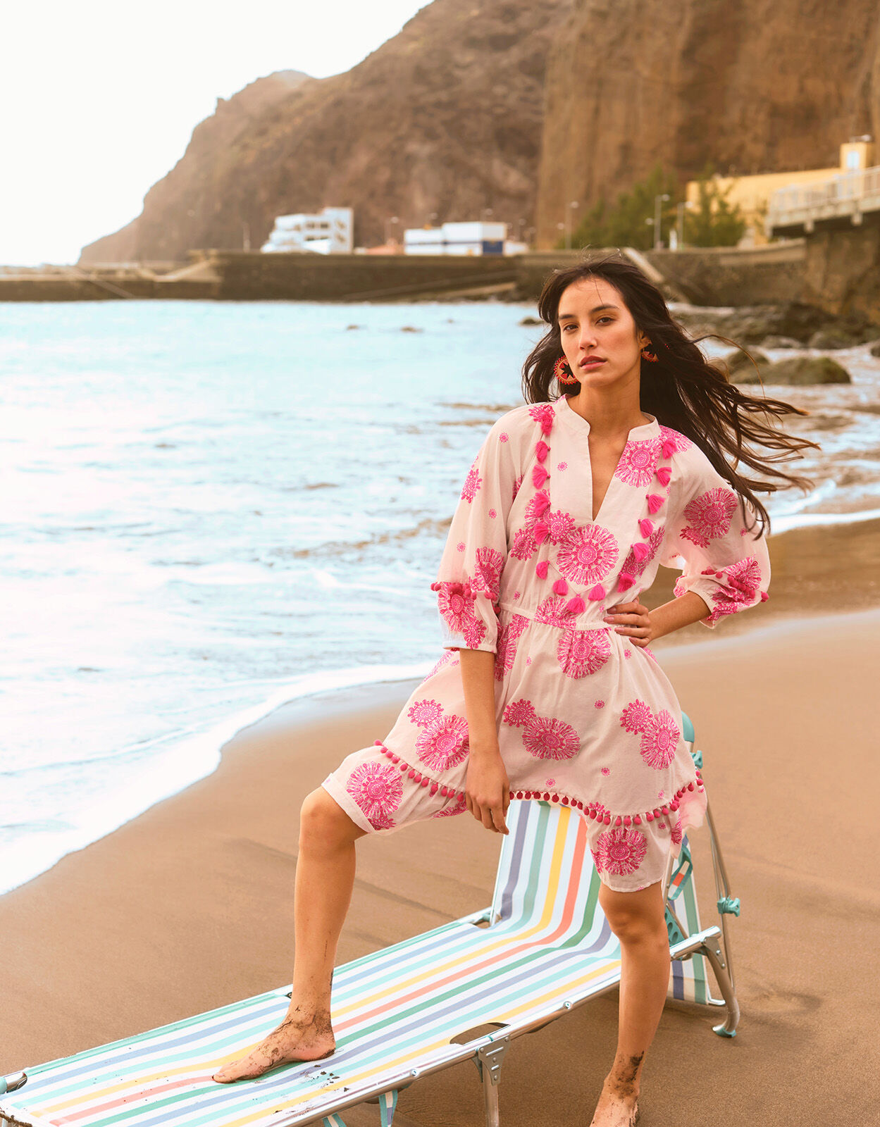 Tassel Embellished Medallion Print Kaftan Dress White