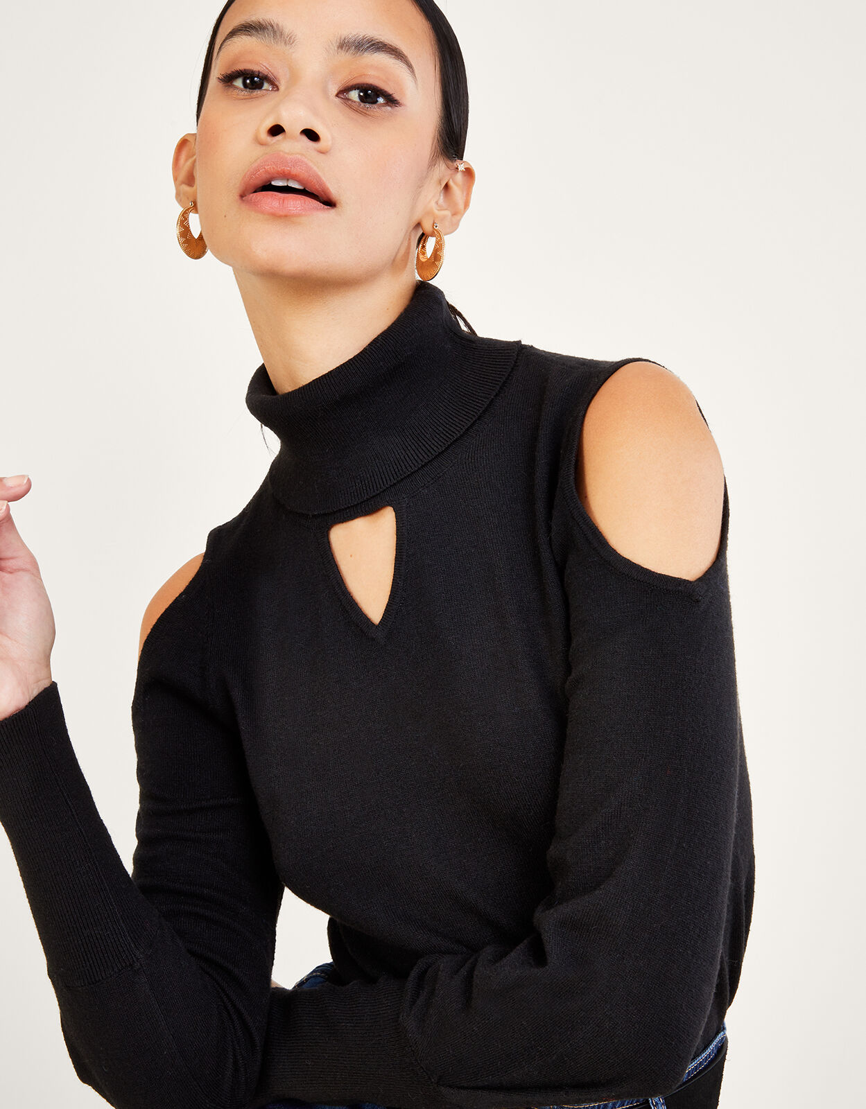 Cold Shoulder Roll bbs Neck Sweater Black