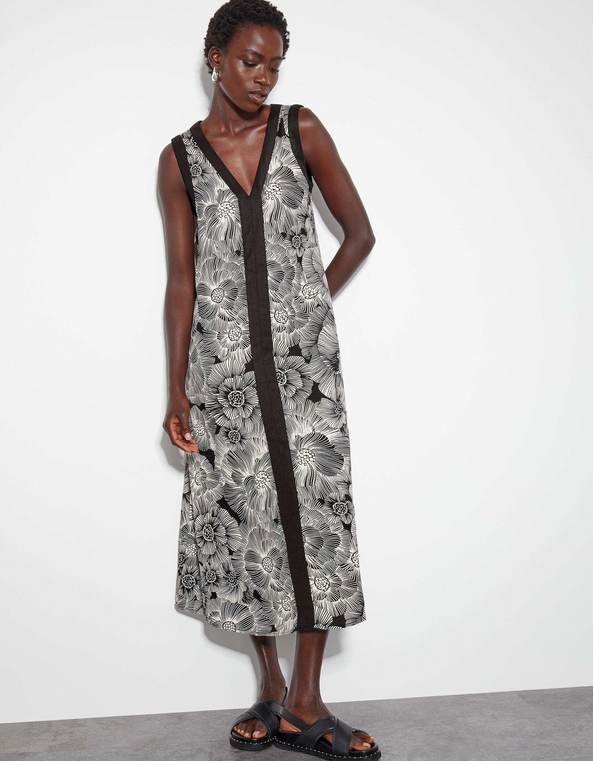 Madison Sleeveless Floral Midi Dress Black Day Dresses Monsoon Global
