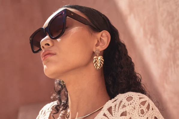 sunglasses/earrings