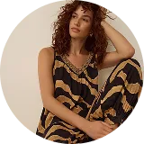 SHOP HOLIDAY